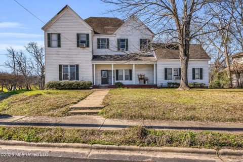 Homes For Sale - 123 Cottrell Street<br/> West Point, MS 39773