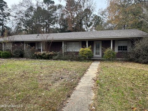 Homes For Sale - 510 NW Kennedy Drive<br/> Magee, MS 39111