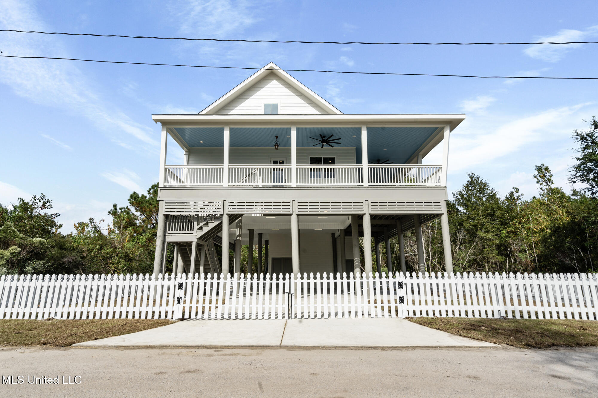 211 Chartres Street, Bay Saint Louis, Mississippi image 3