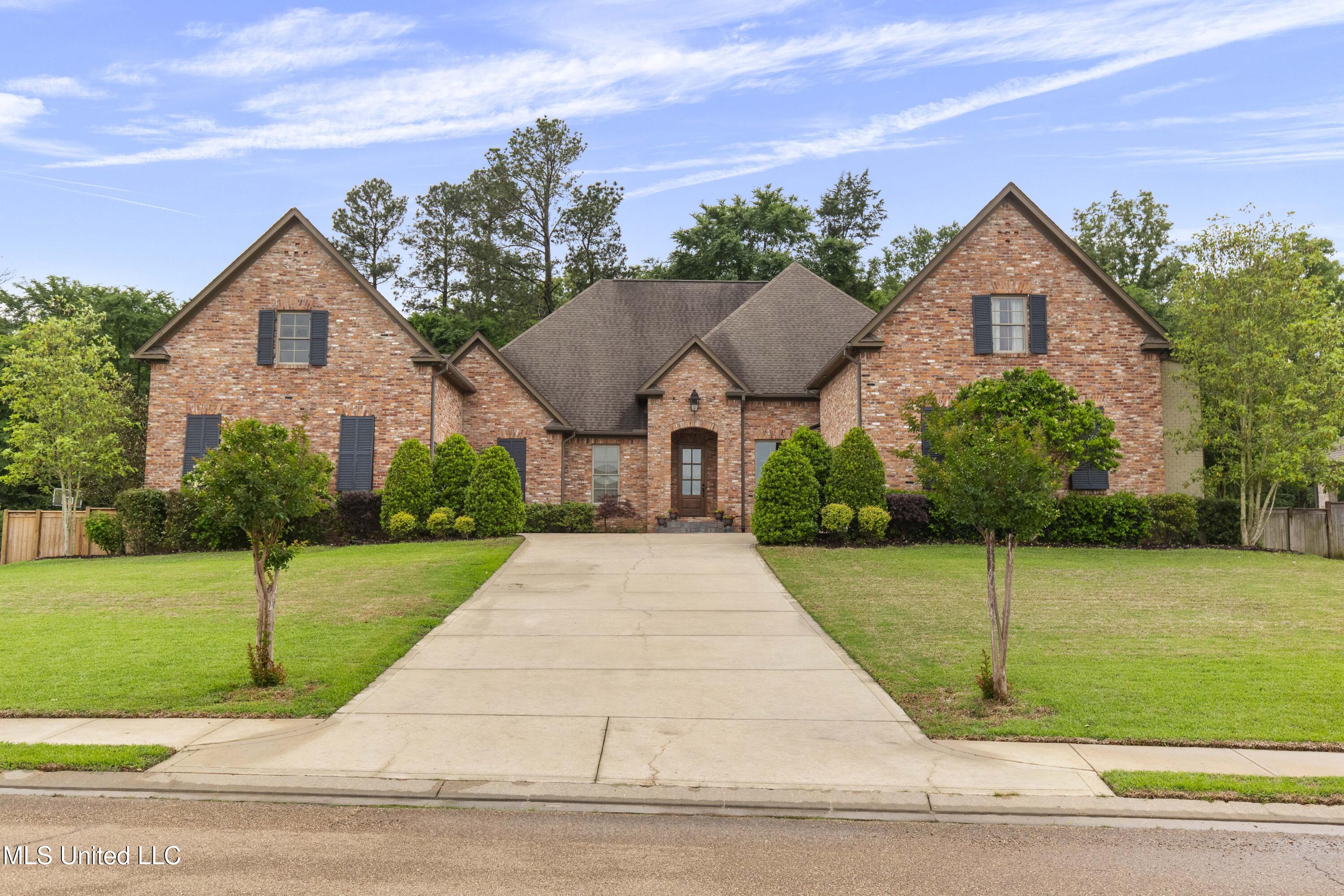 165 Ironwood Plantation Boulevard, Madison, Mississippi image 1