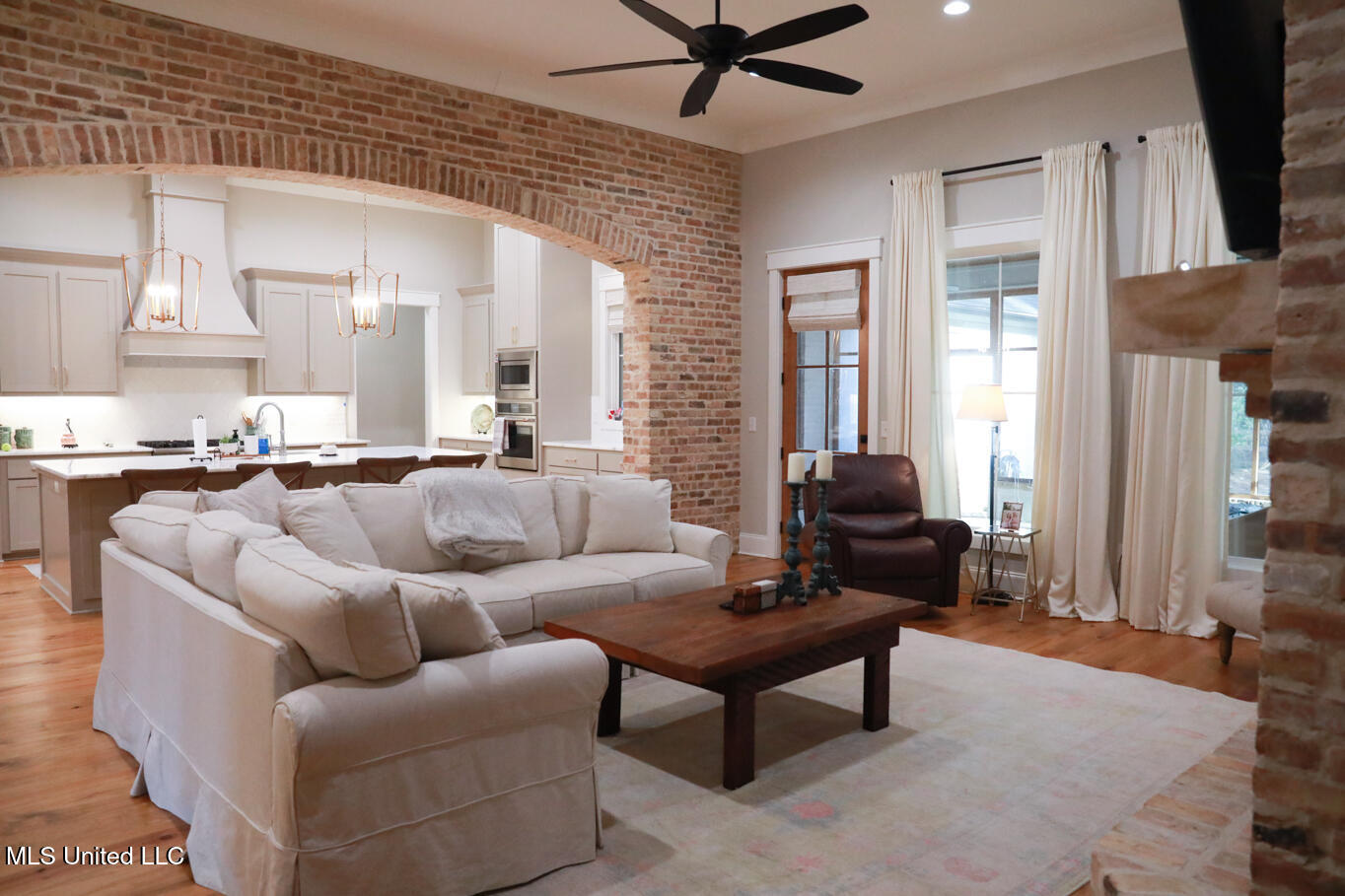 545 Twelve Oaks Trace, Canton, Mississippi image 4