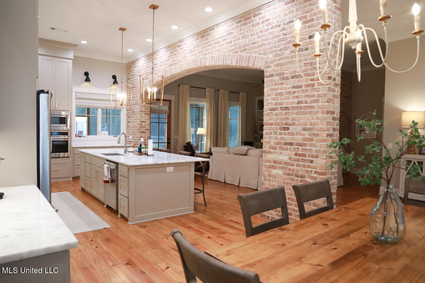 545 Twelve Oaks Trace, Canton, Mississippi image 9