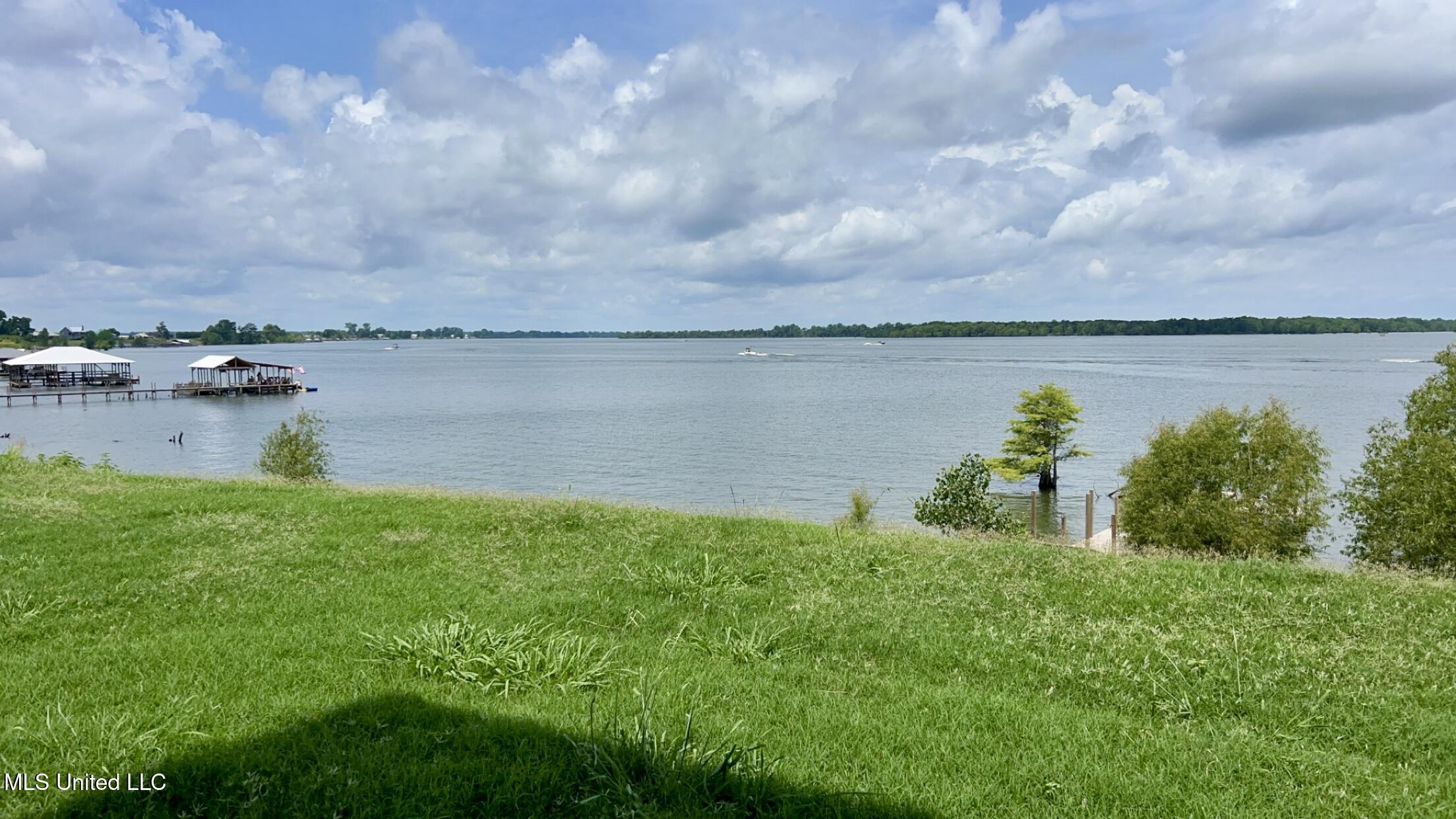 1216 Eagle Lake Shore Road Road, Vicksburg, Mississippi image 4