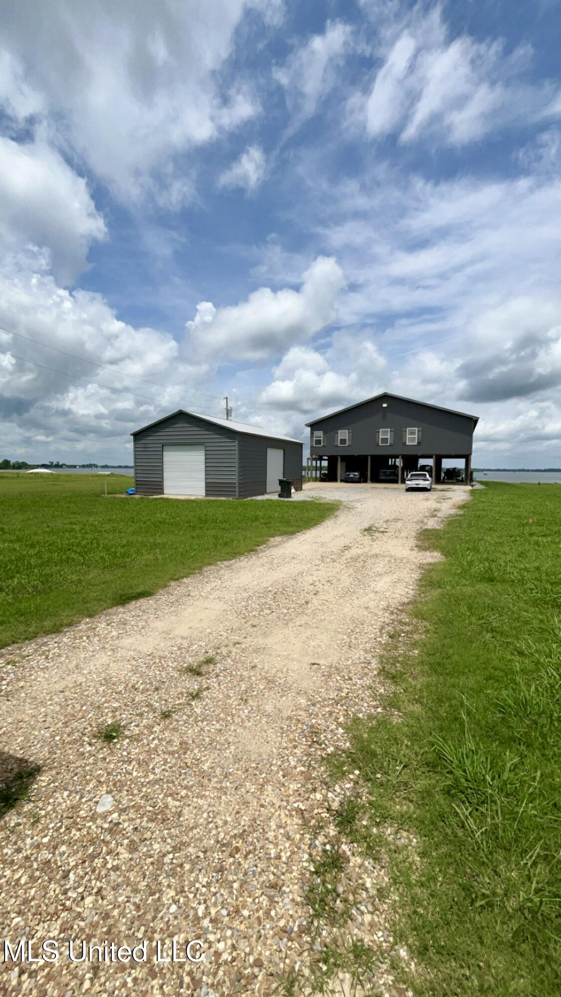 1216 Eagle Lake Shore Road Road, Vicksburg, Mississippi image 1