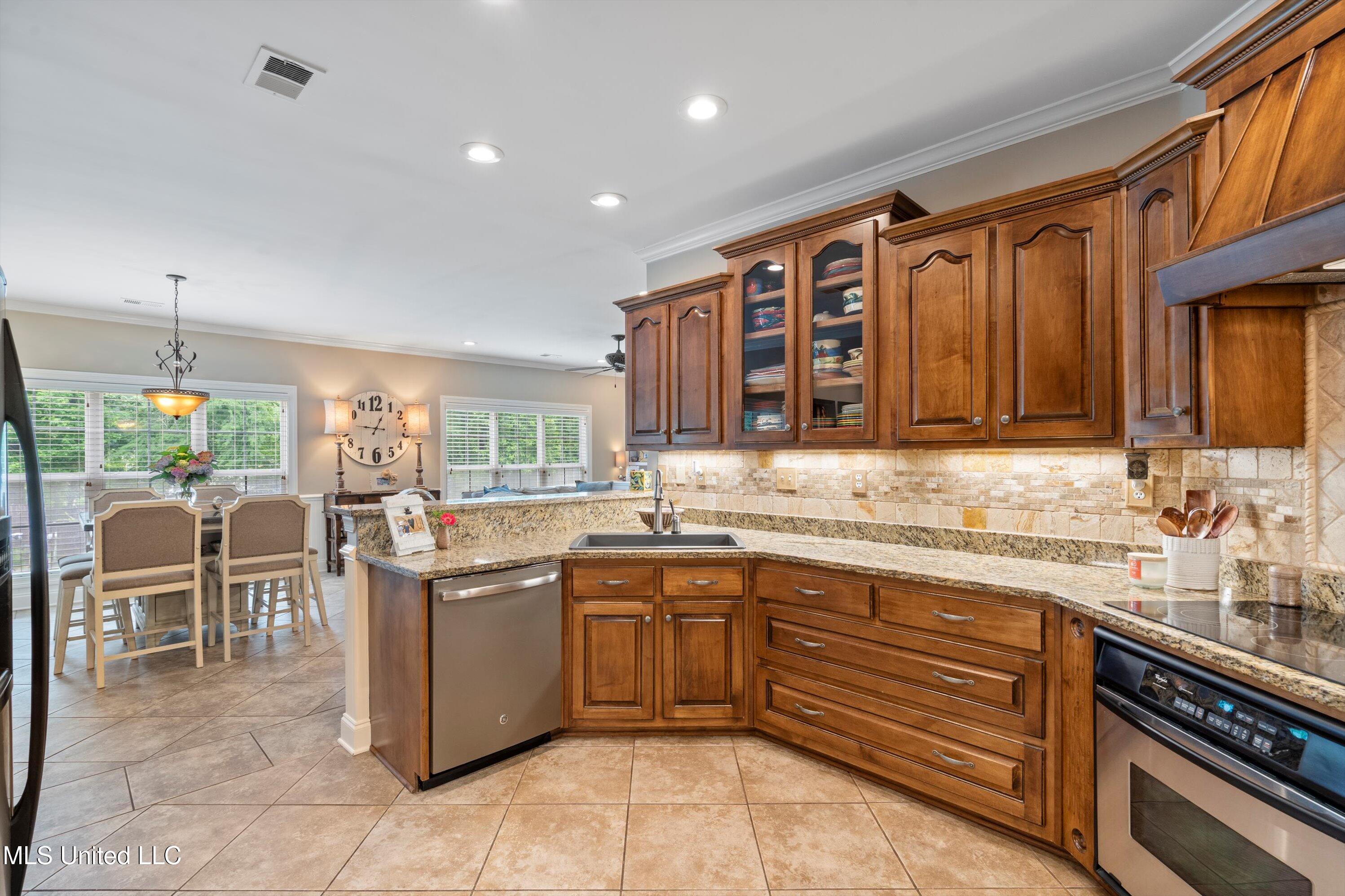 4293 Trumpington Cove, Southaven, Mississippi image 18