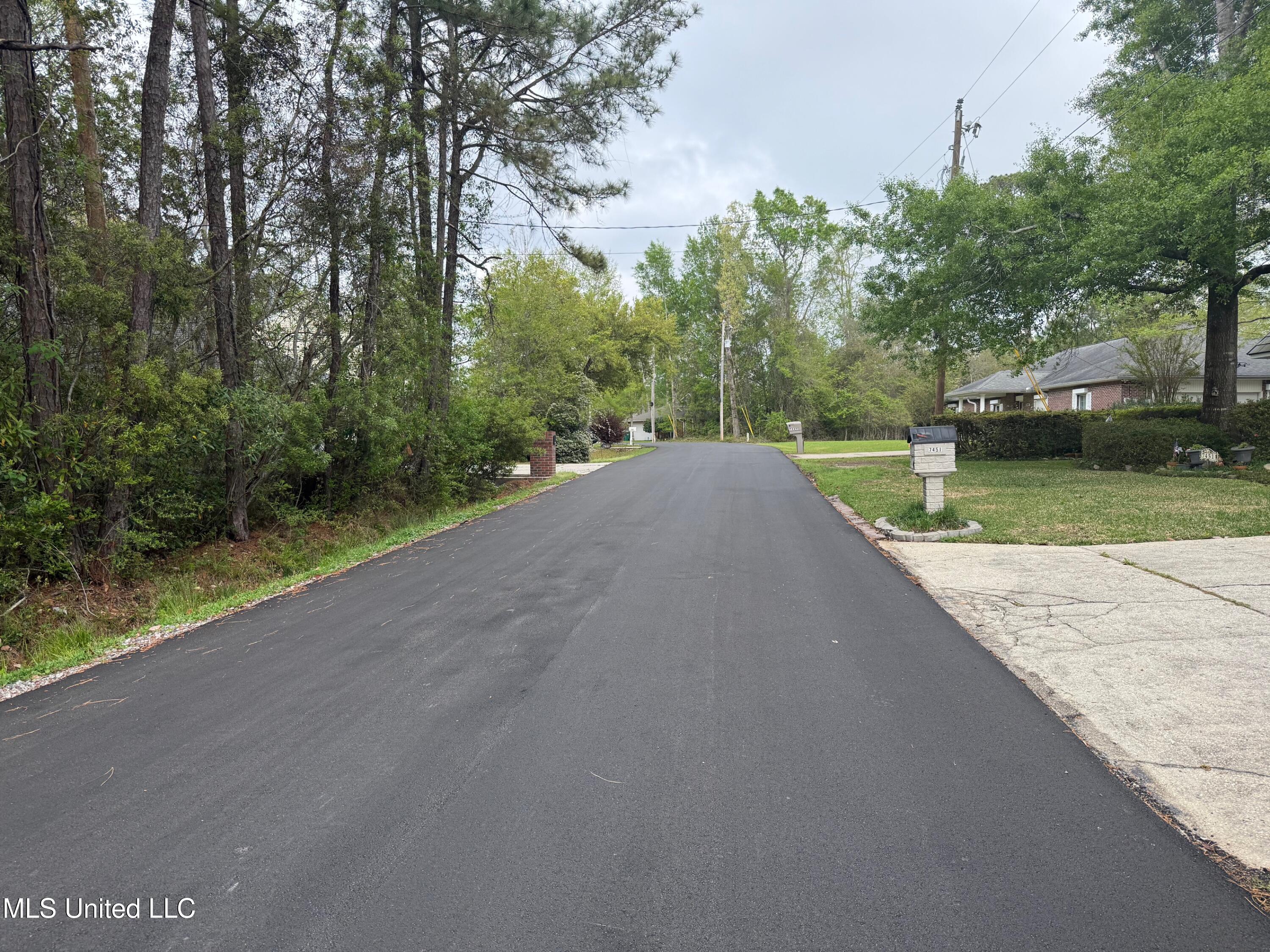 7448 Ieke Drive, Diamondhead, Mississippi image 3