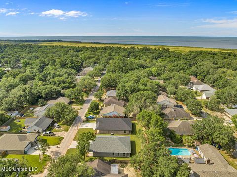 Single Family Residence in Ocean Springs MS 1605 9th Street.jpg