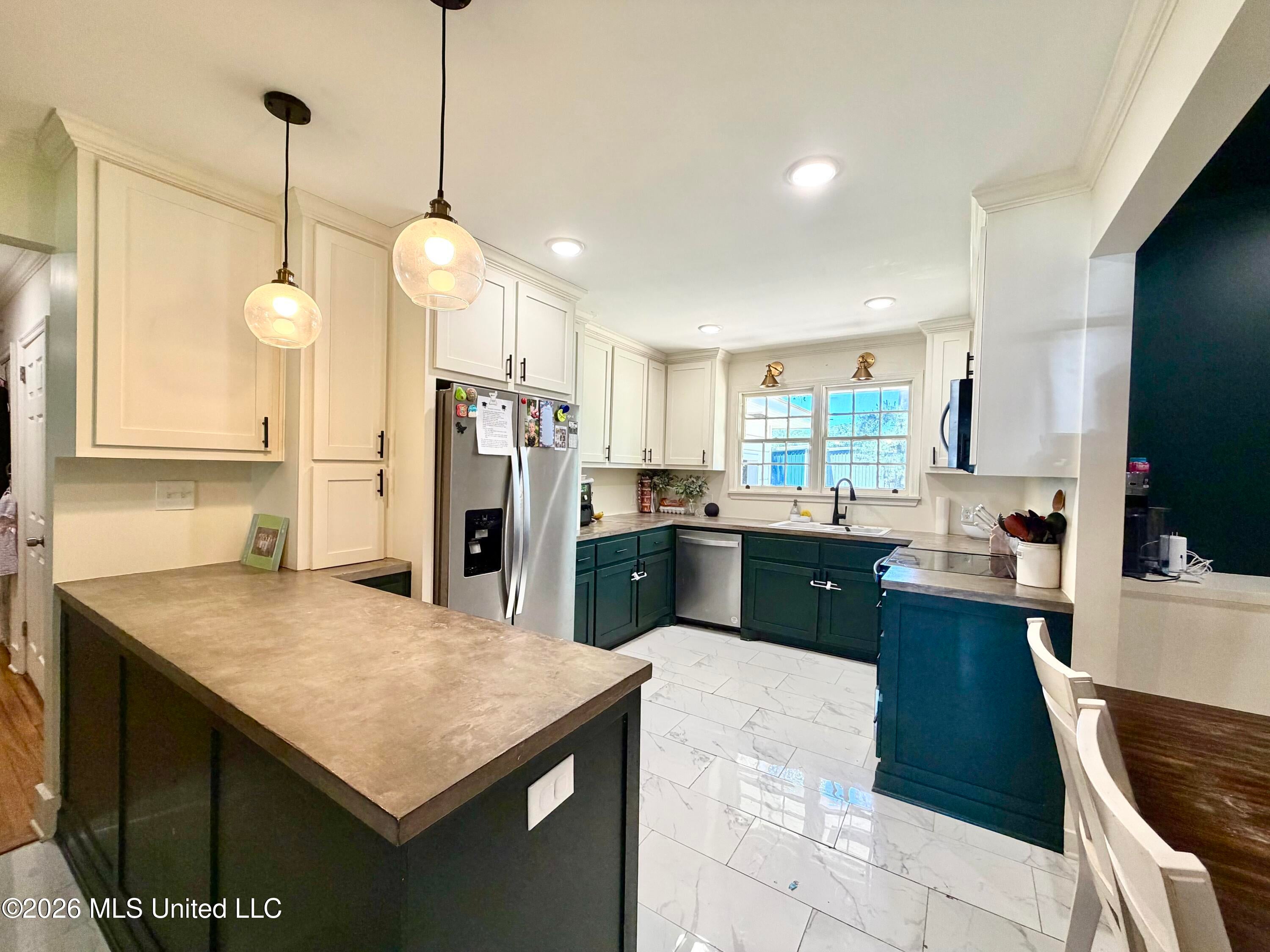 542 W Chickasaw Street