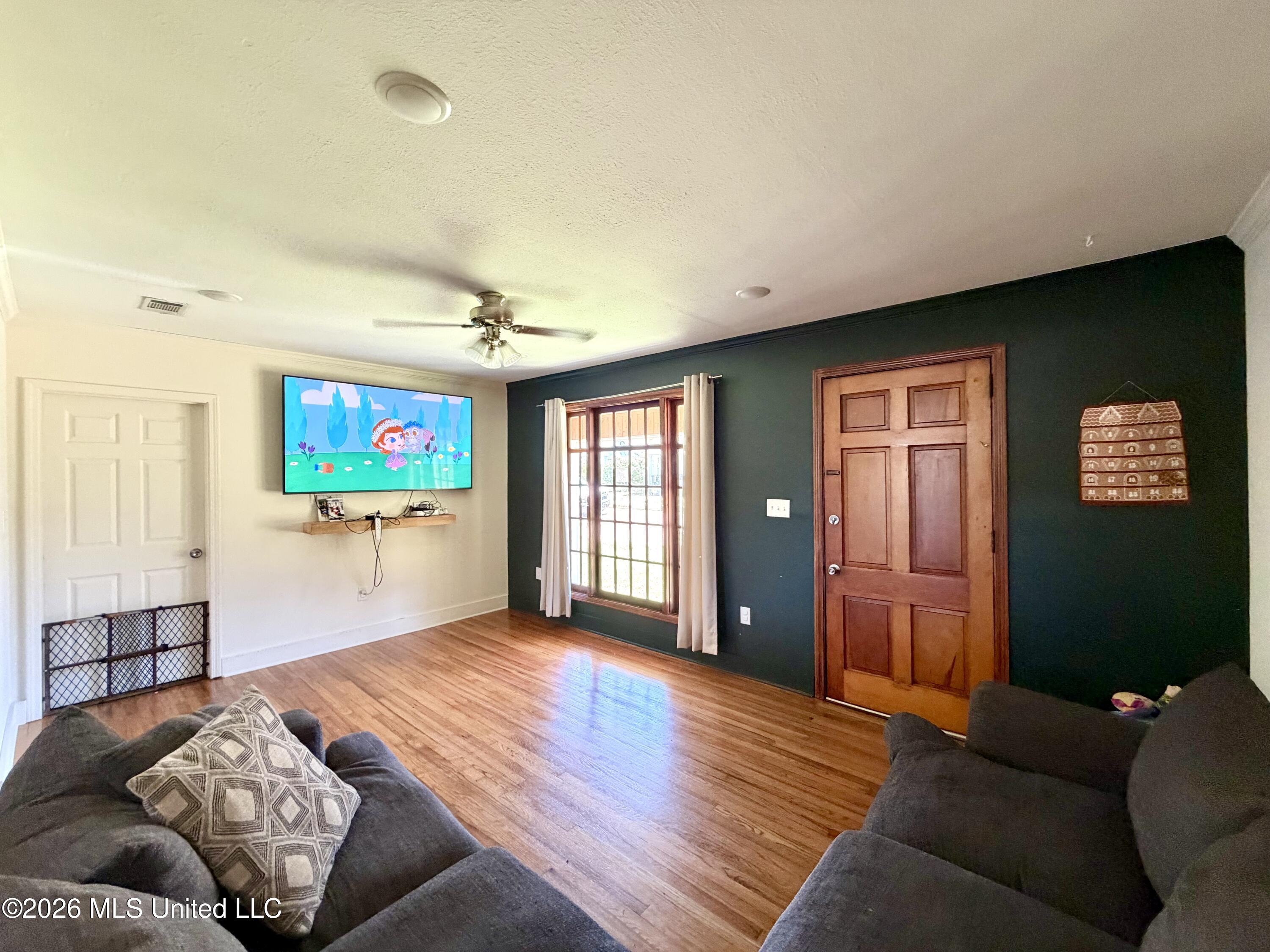 542 W Chickasaw Street