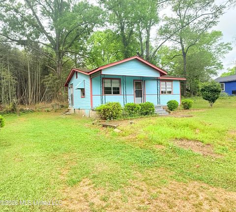 Homes For Sale - 1002 Avenue F<br/> Pike County, McComb, MS 39648