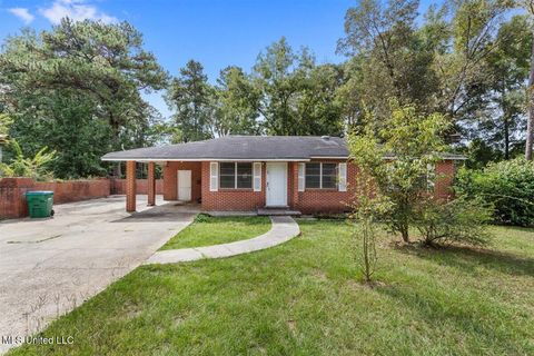 Homes For Sale - 1104 Fairview Drive<br/> Waynesboro, MS 39367