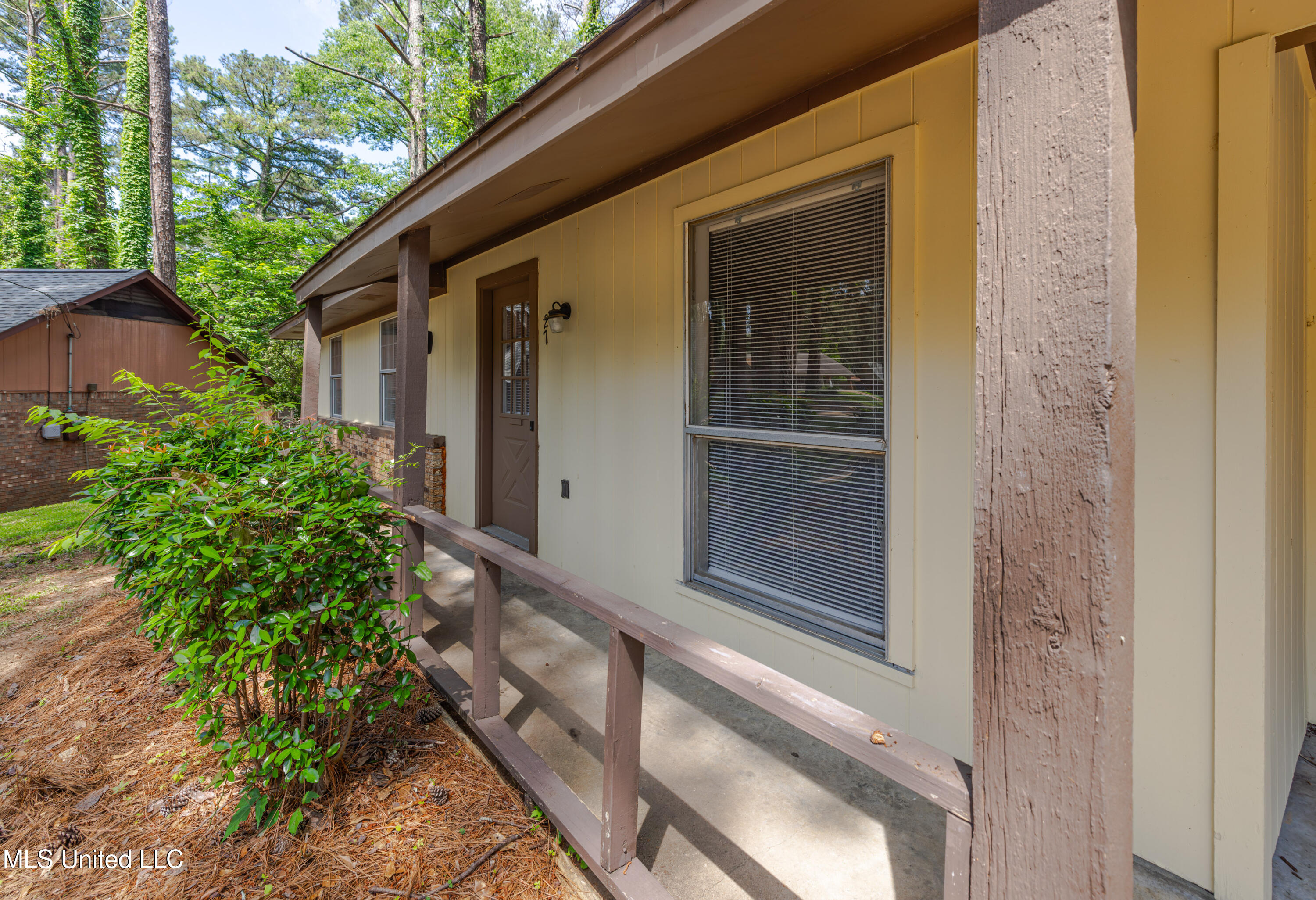 27 Wisteria Court, Jackson, Mississippi image 2