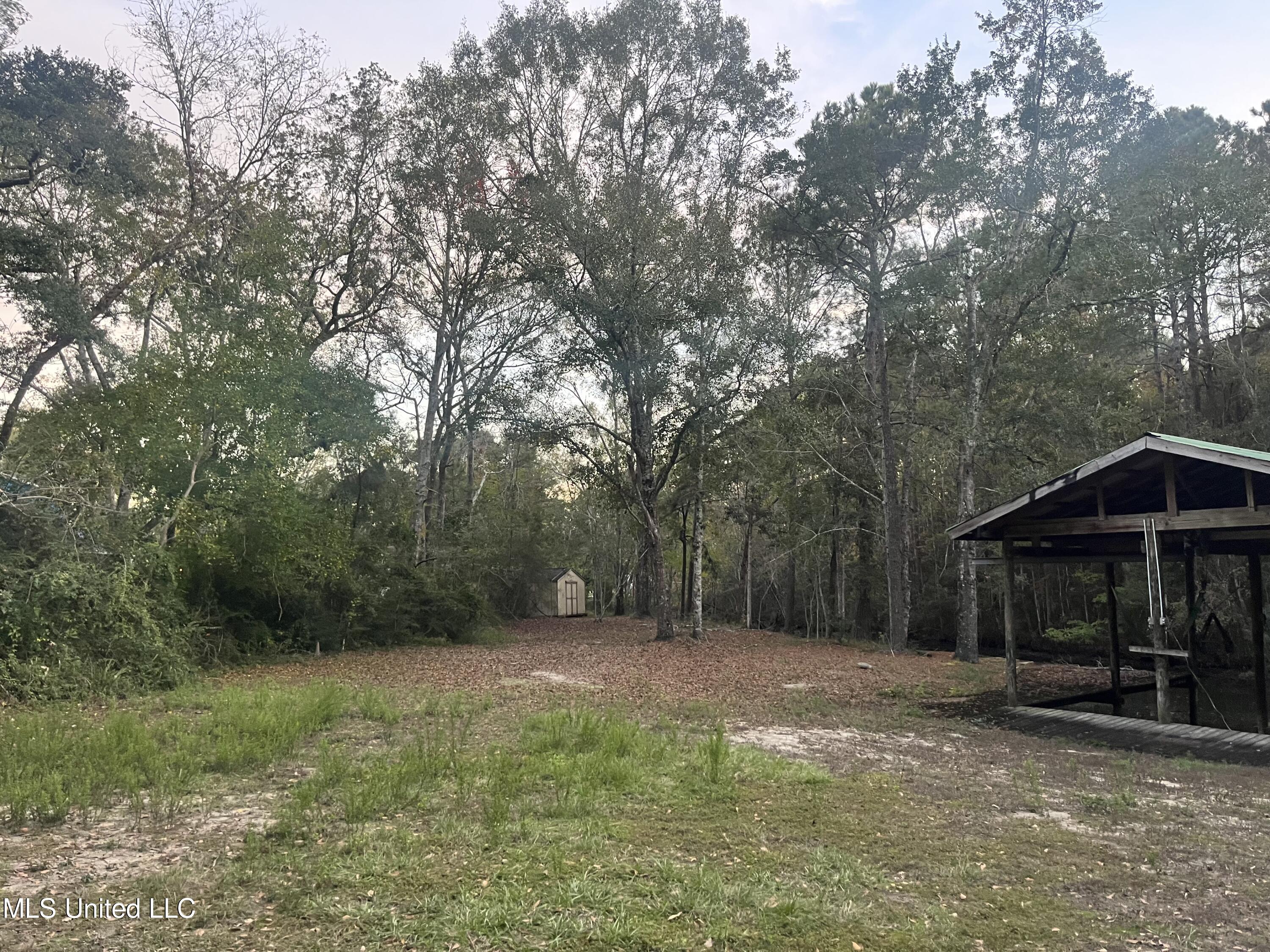 2498 Bayou Oaks Street, Gautier, Mississippi image 7