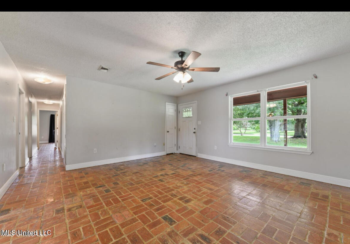 4127 Ceolia Taylor Road, Moss Point, Mississippi image 4
