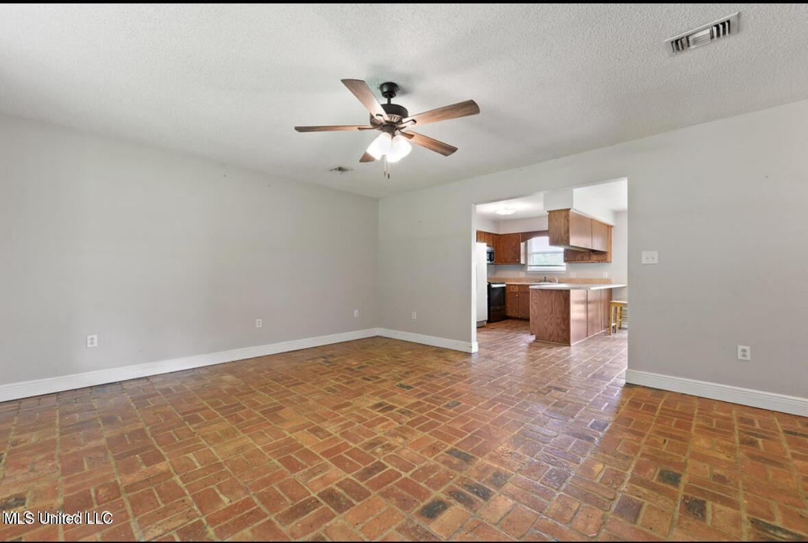 4127 Ceolia Taylor Road, Moss Point, Mississippi image 6