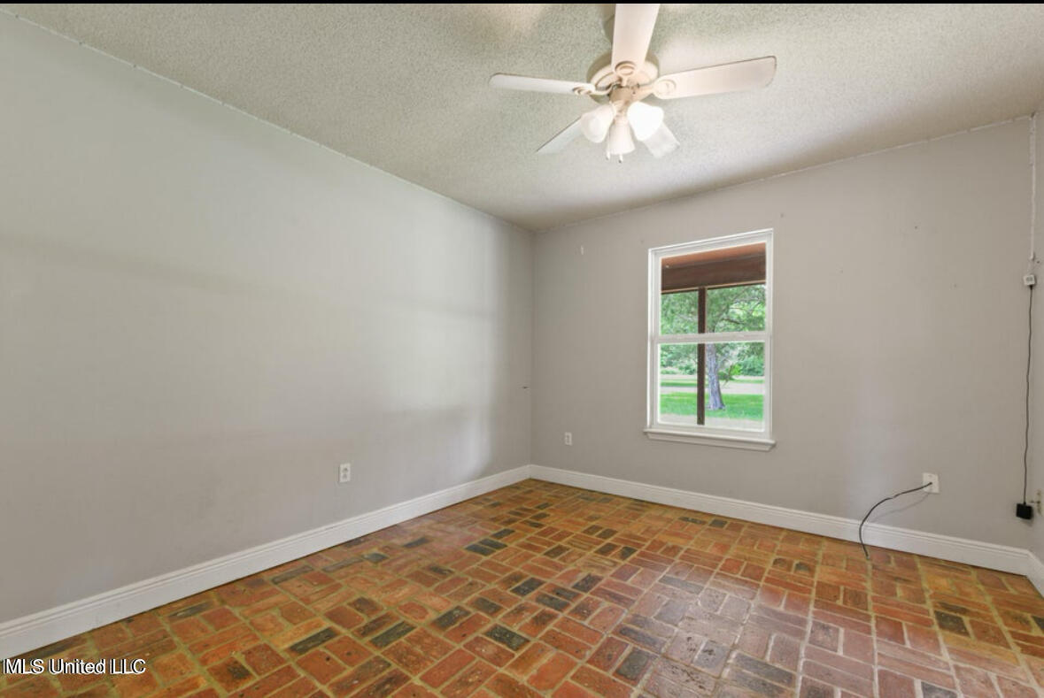 4127 Ceolia Taylor Road, Moss Point, Mississippi image 14