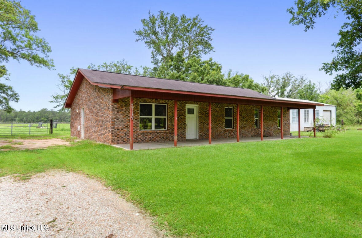 4127 Ceolia Taylor Road, Moss Point, Mississippi image 2