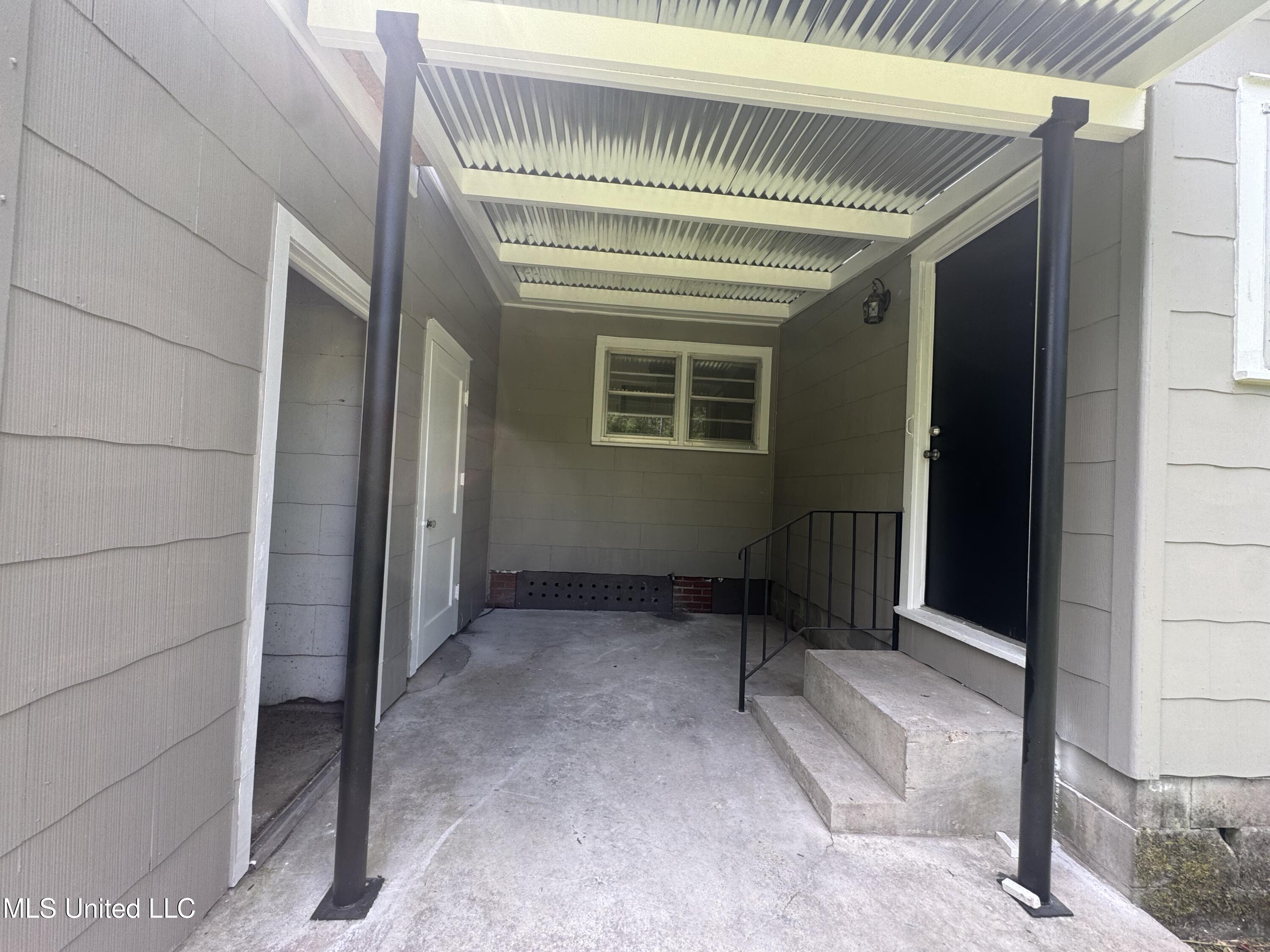 105 Laurel Avenue, Natchez, Mississippi image 2