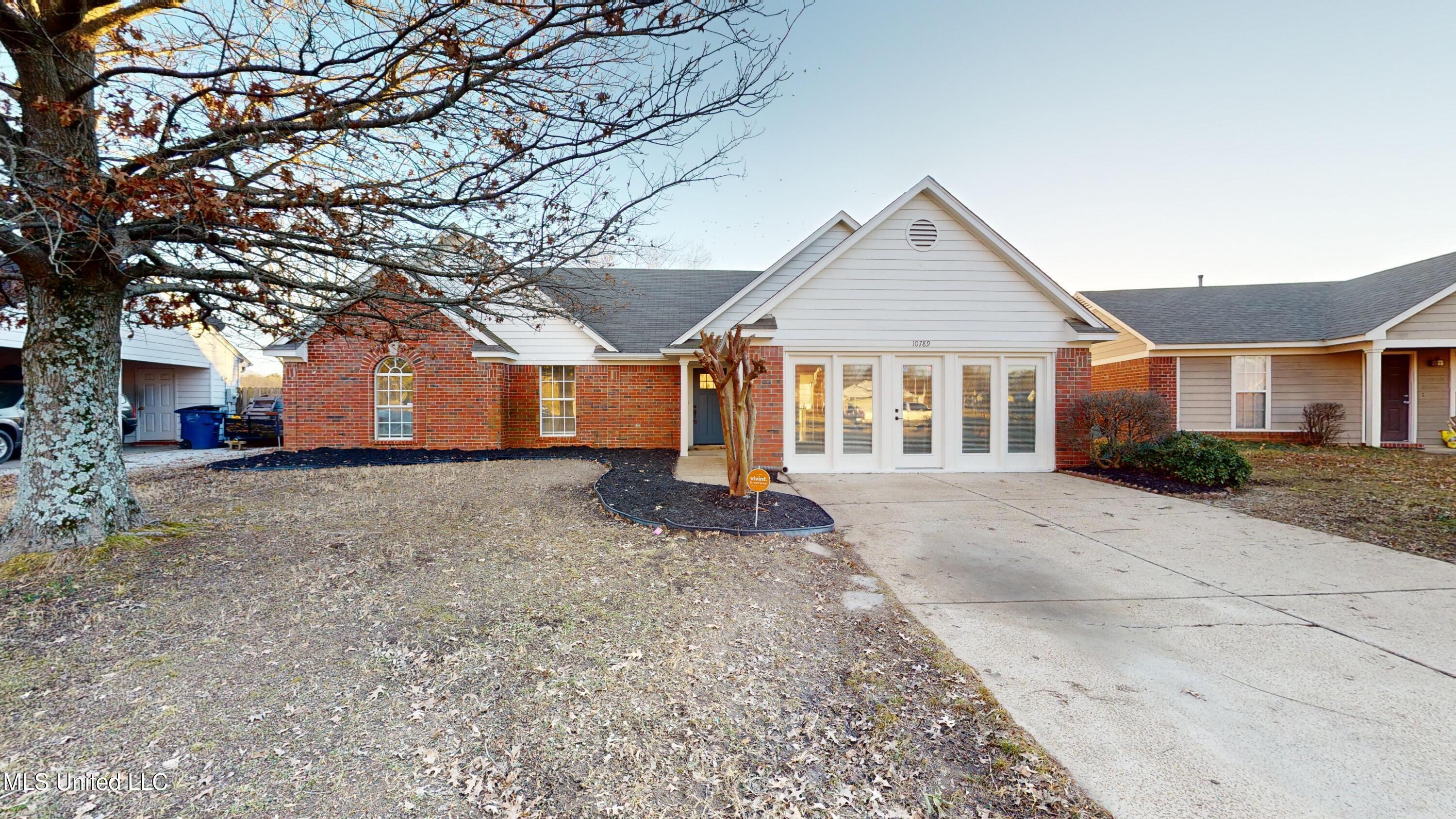 10789 Oak Leaf Drive, Olive Branch, Mississippi image 1