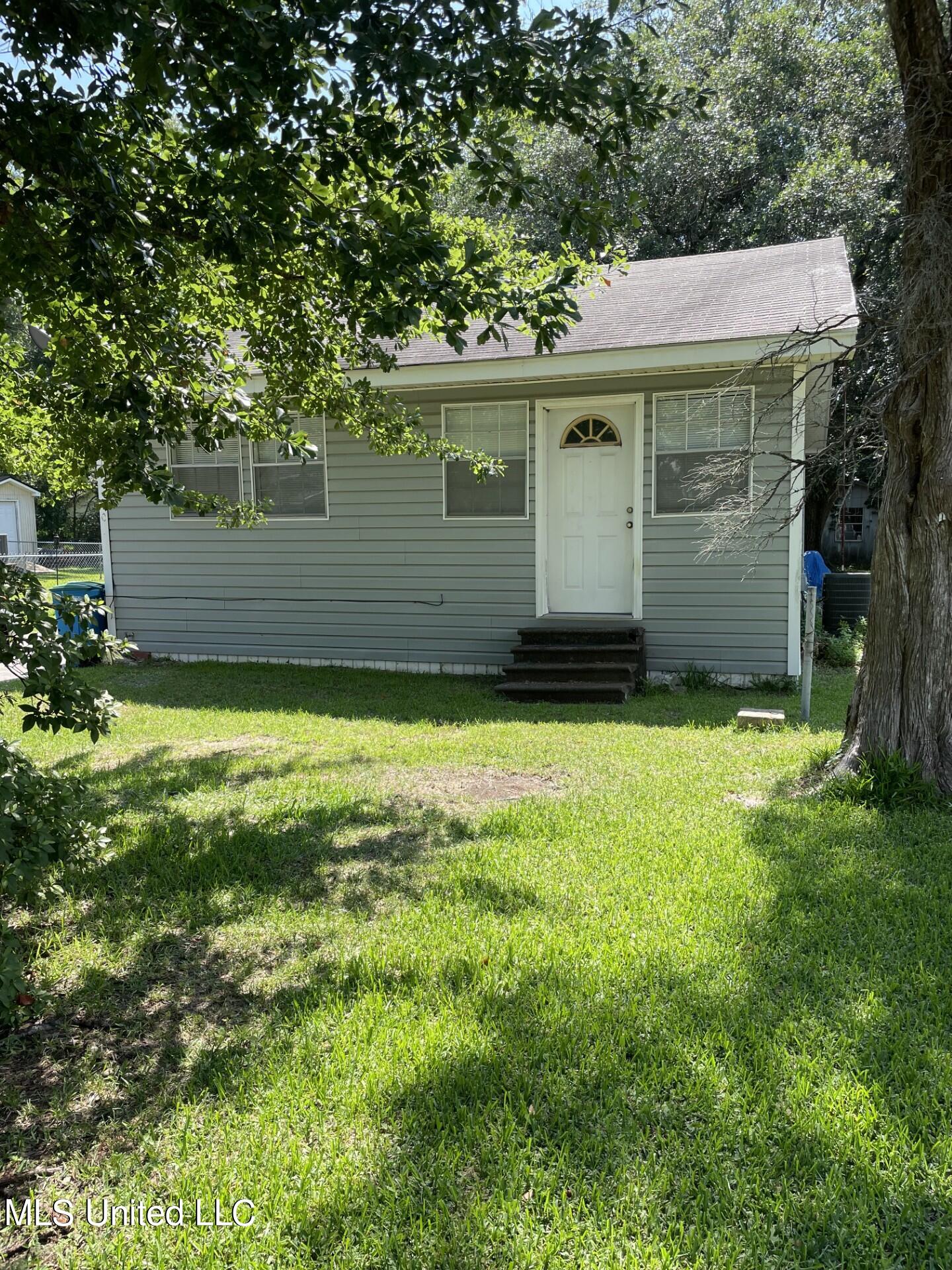 2407 11th Street, Pascagoula, Mississippi image 1