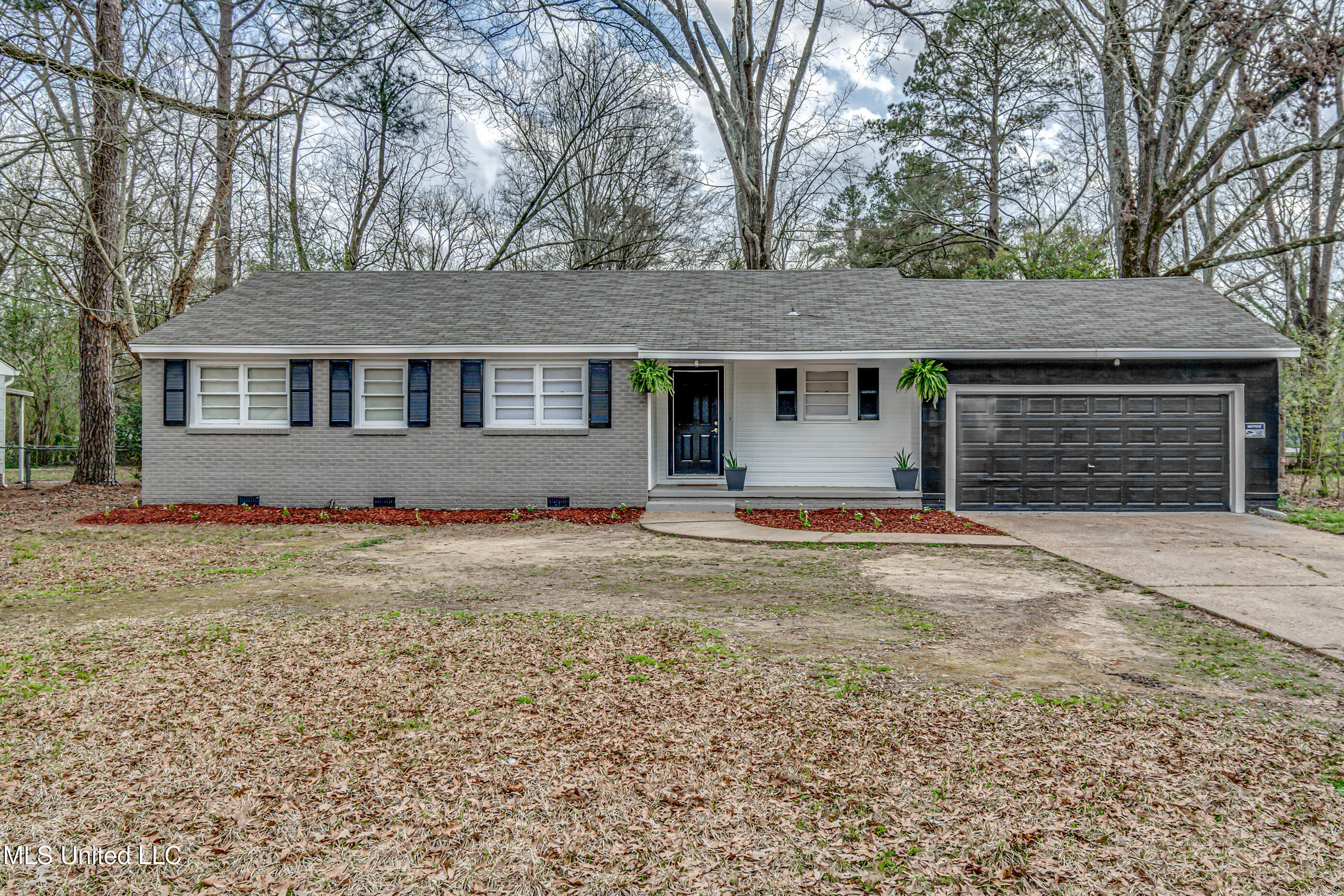 245 Wildwood Terrace, Jackson, Mississippi image 1