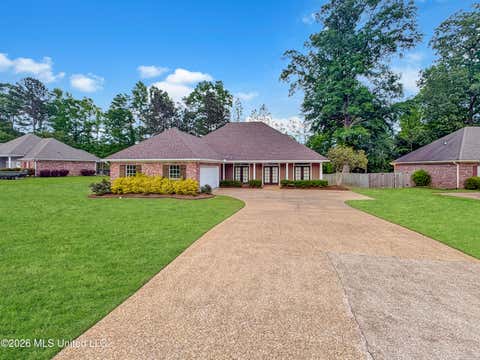 Homes For Sale - 423 Old Town Circle<br/> Brandon, MS 39042