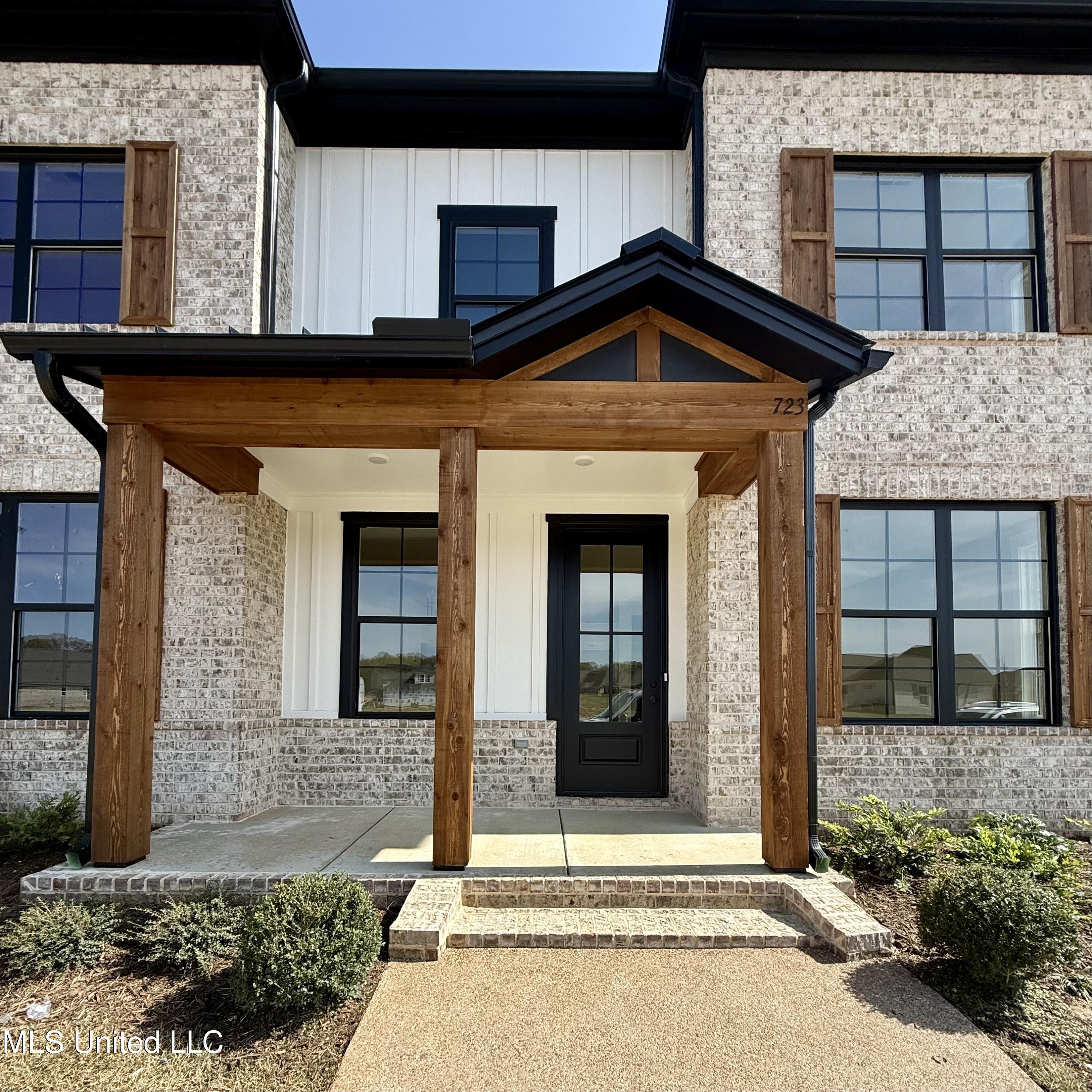 723 Bolivar Drive, Hernando, Mississippi image 2