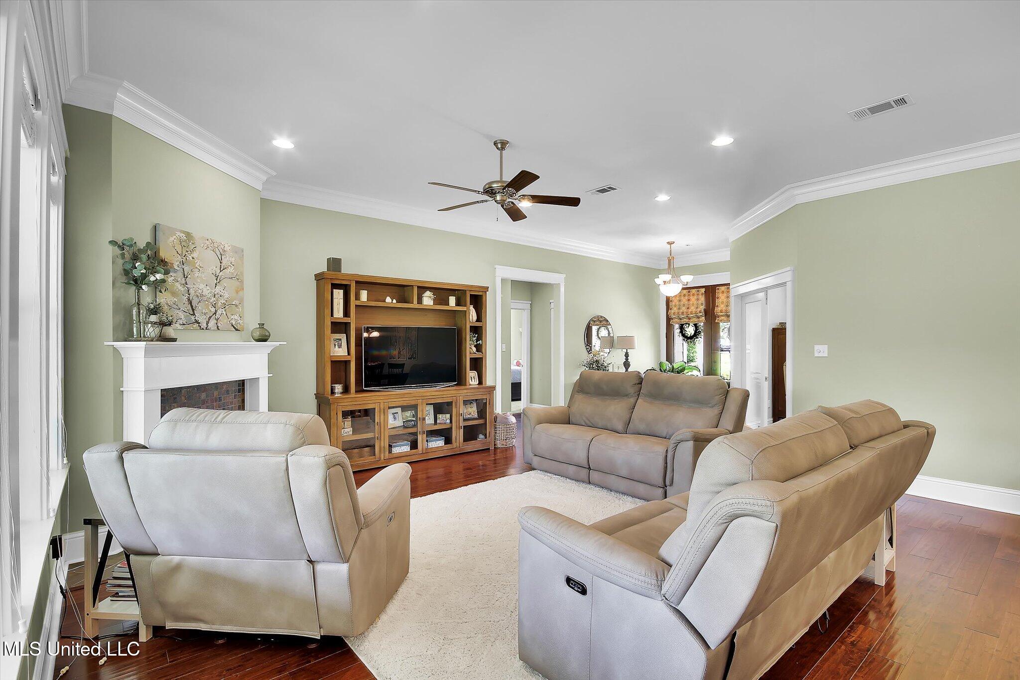 1010 Fenton Place Drive, Kiln, Mississippi image 6