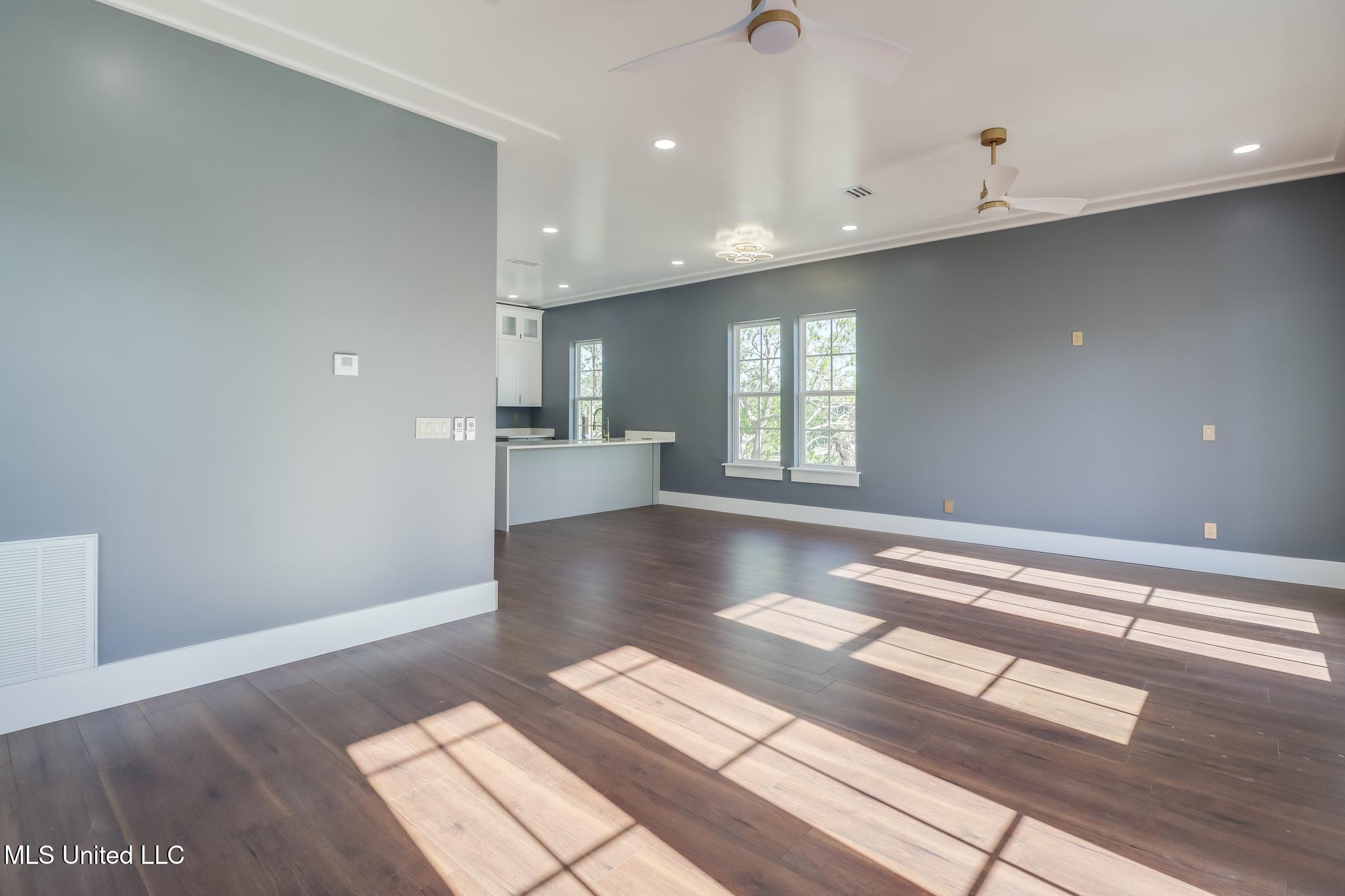 627 W Magnolia Street, Gulfport, Mississippi image 8