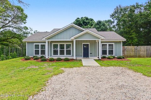 Homes For Sale - 116 J.w. Holland Road<br/> Lucedale, MS 39452