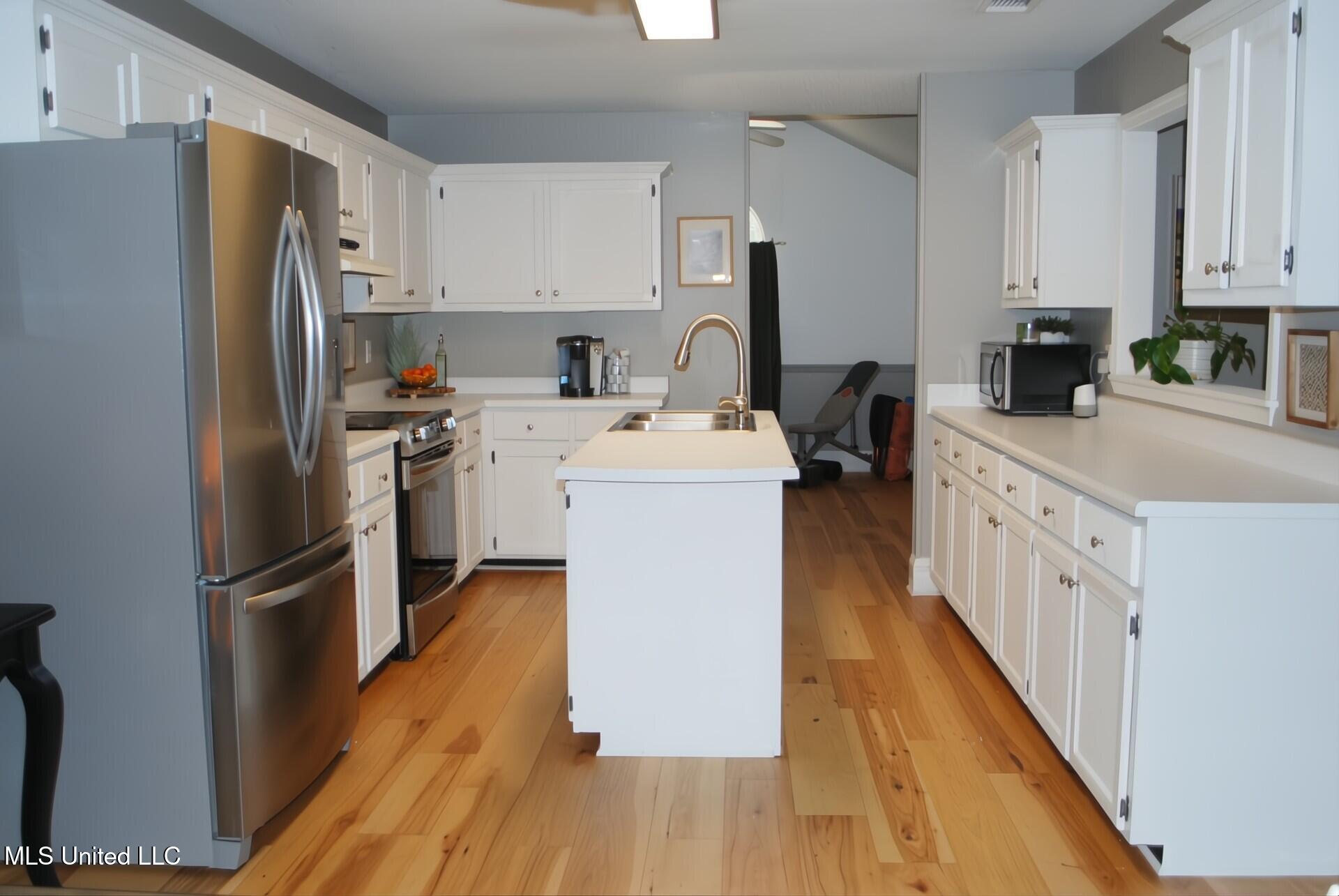 2917 N 4th Street, Ocean Springs, Mississippi image 13