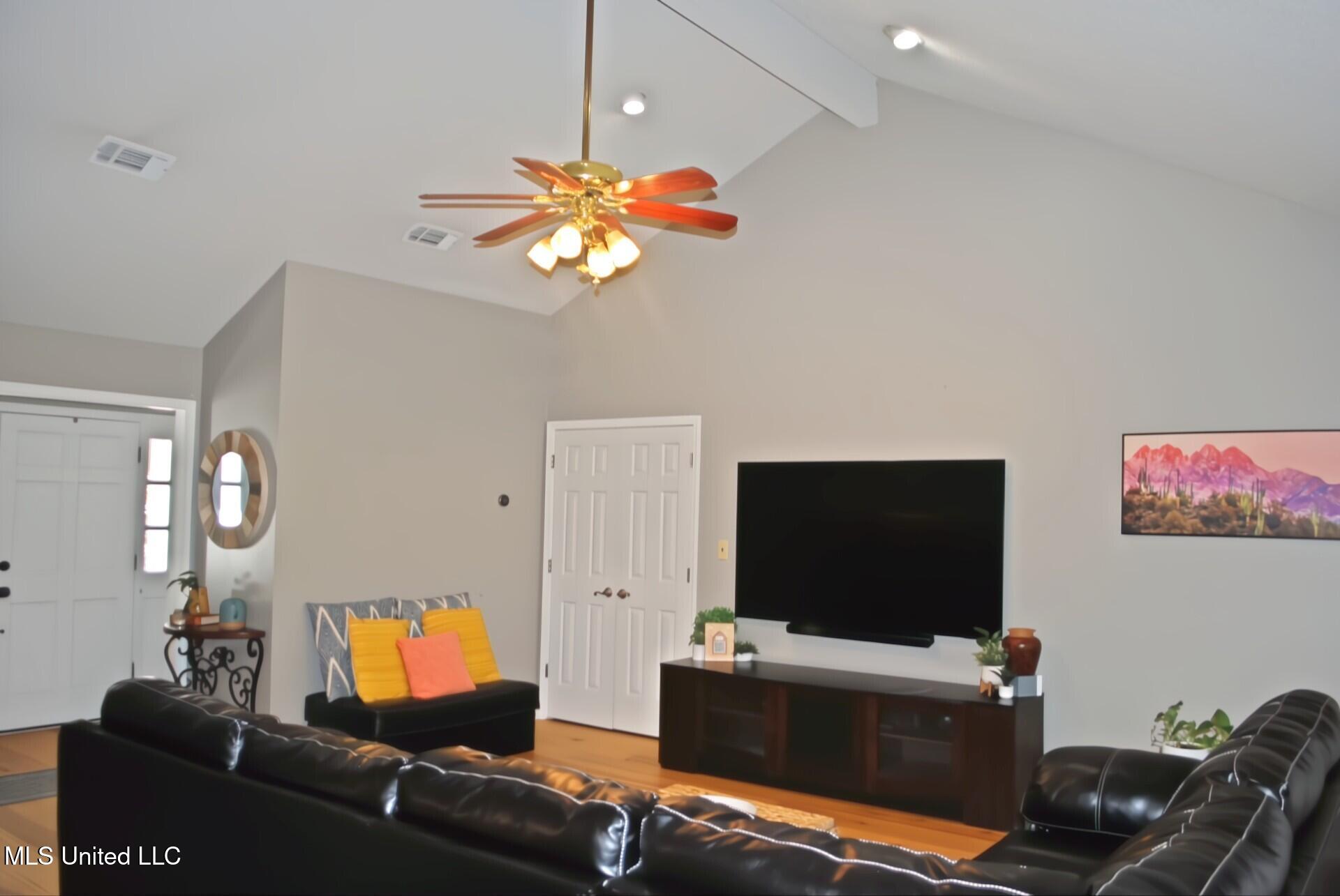 2917 N 4th Street, Ocean Springs, Mississippi image 9