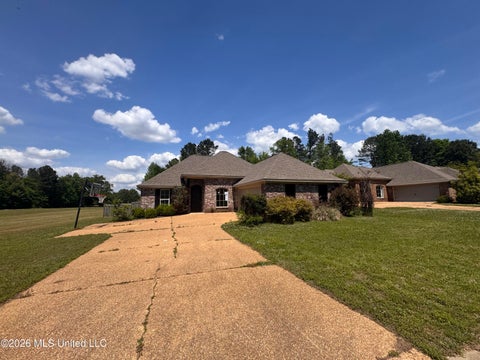 Homes For Sale - 151 Notting Hill Place<br/> Canton, MS 39046
