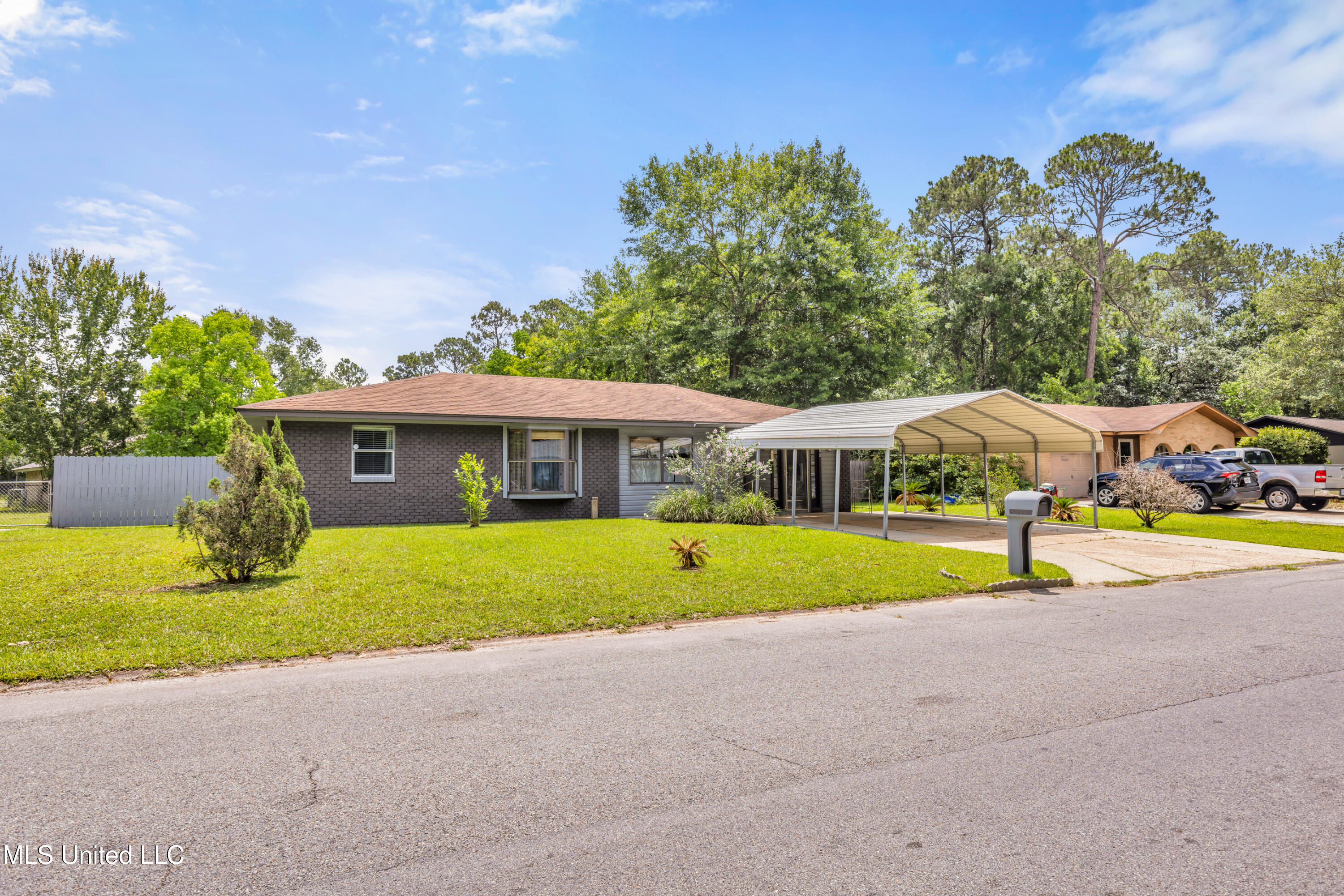 5608 Claresholm Drive, Gautier, Mississippi image 4