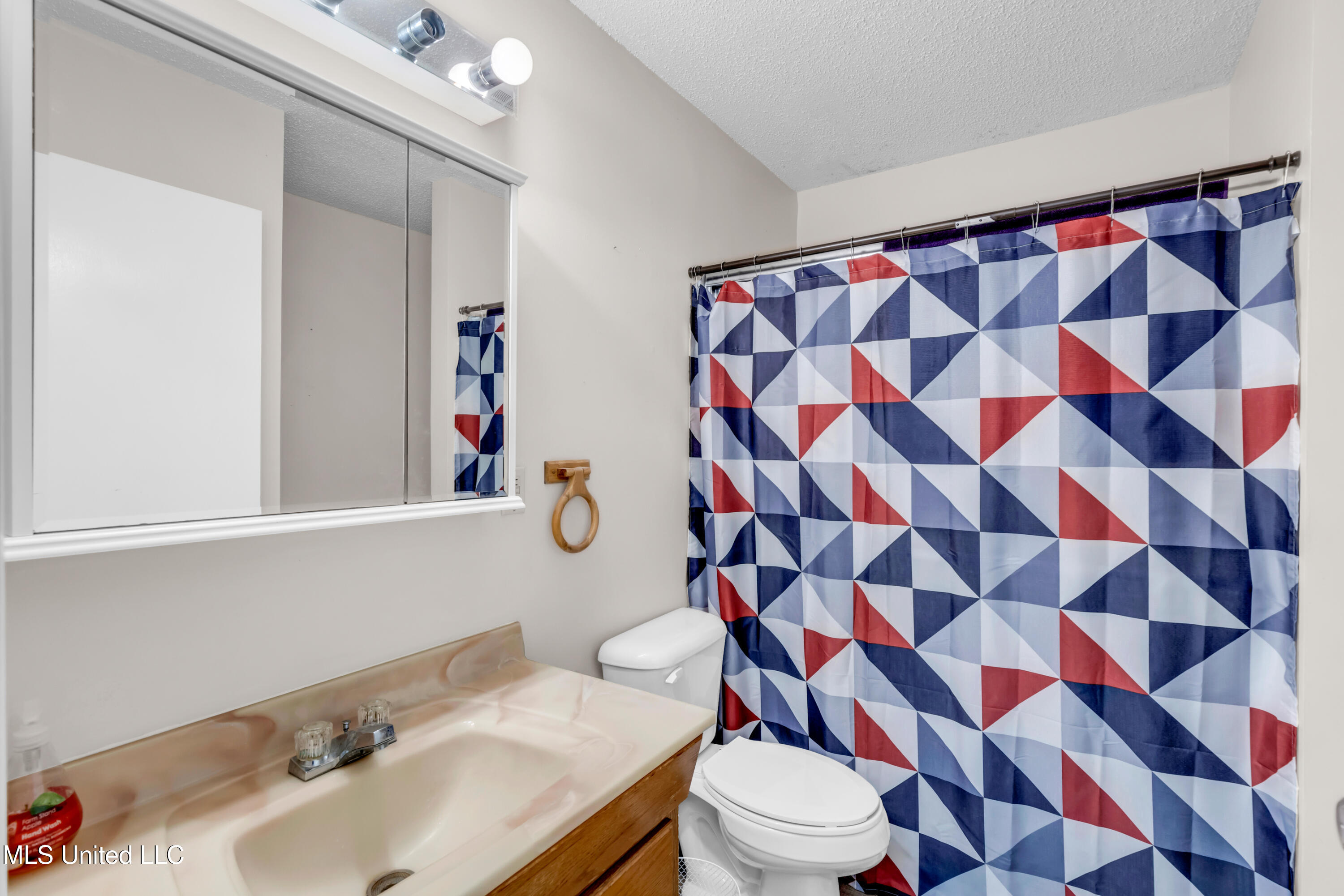 5608 Claresholm Drive, Gautier, Mississippi image 14