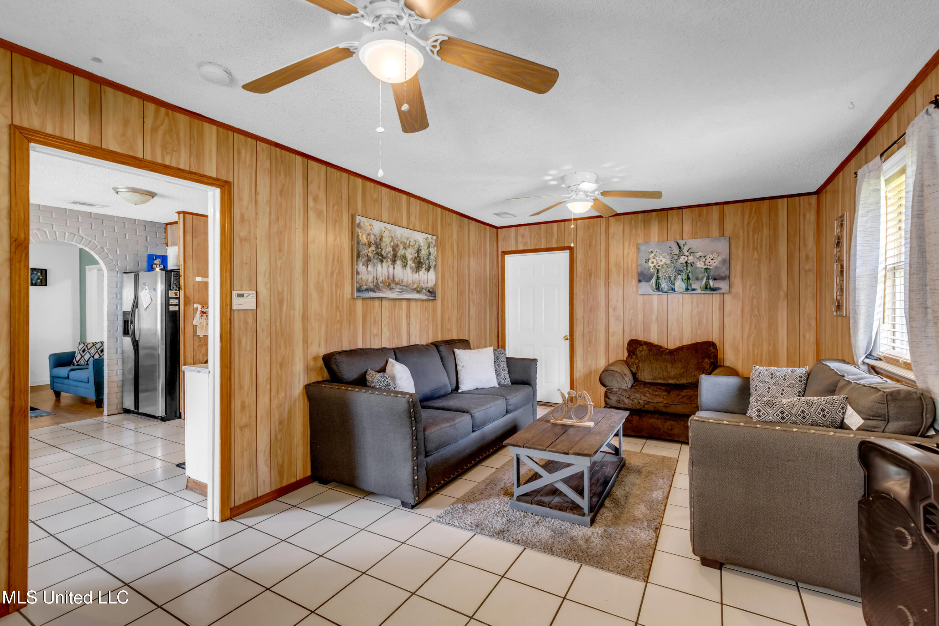 5608 Claresholm Drive, Gautier, Mississippi image 3