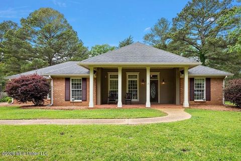 Homes For Sale - 19 Deerfield Drive<br/> Madison, MS 39110