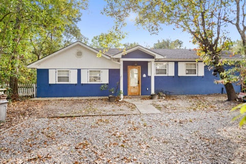 Homes For Sale - 207 Vacation Lane<br/> Waveland, MS 39576