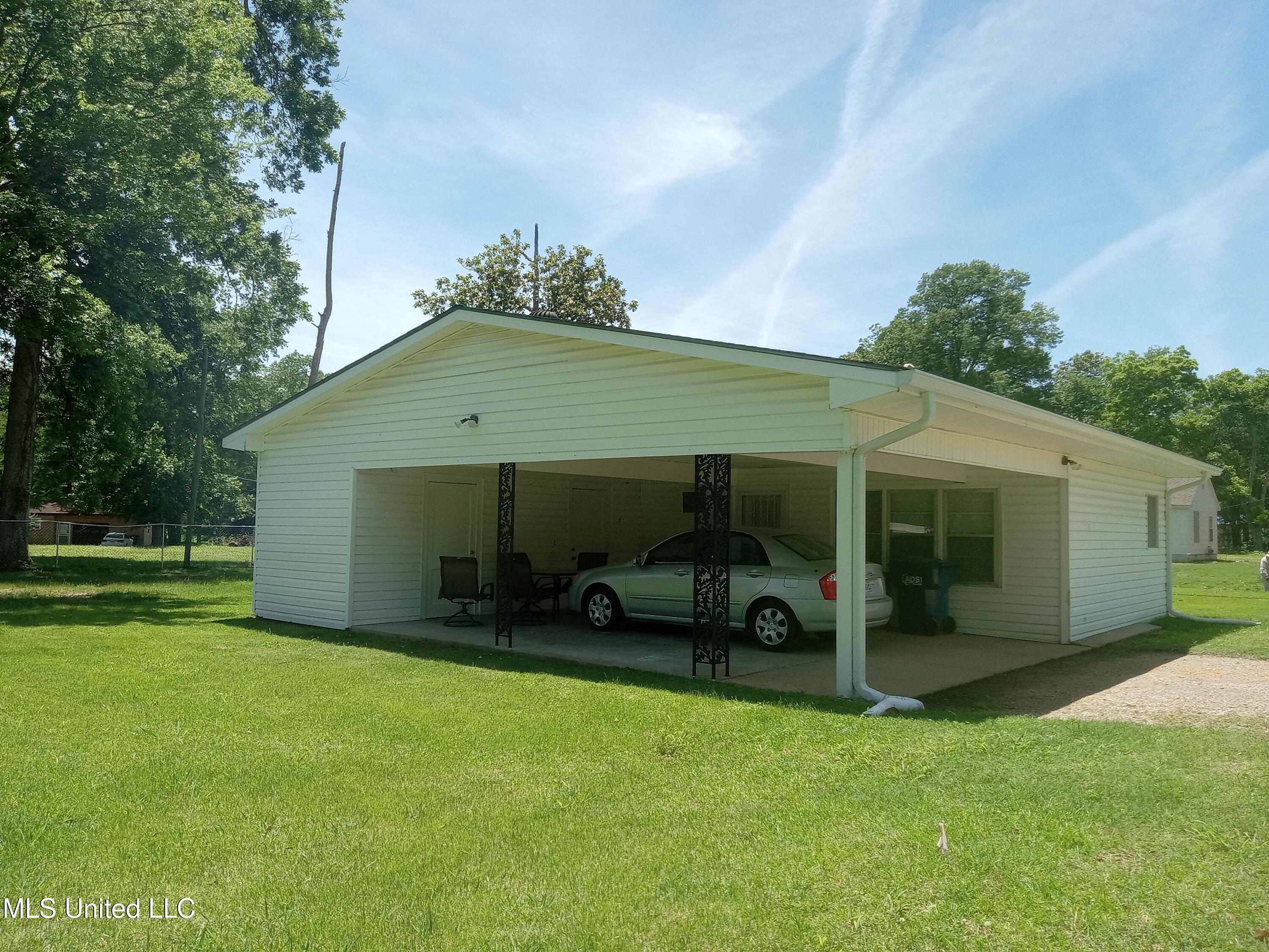 206 Birch Avenue, Indianola, Mississippi image 5