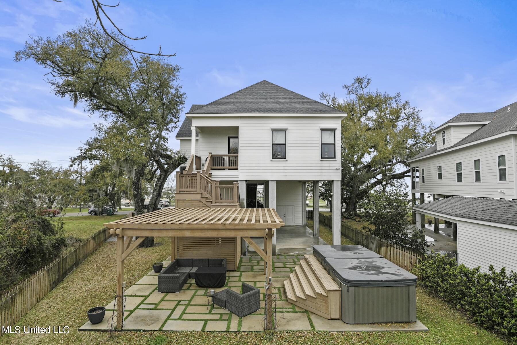 665 N Beach Boulevard, Bay Saint Louis, Mississippi image 39