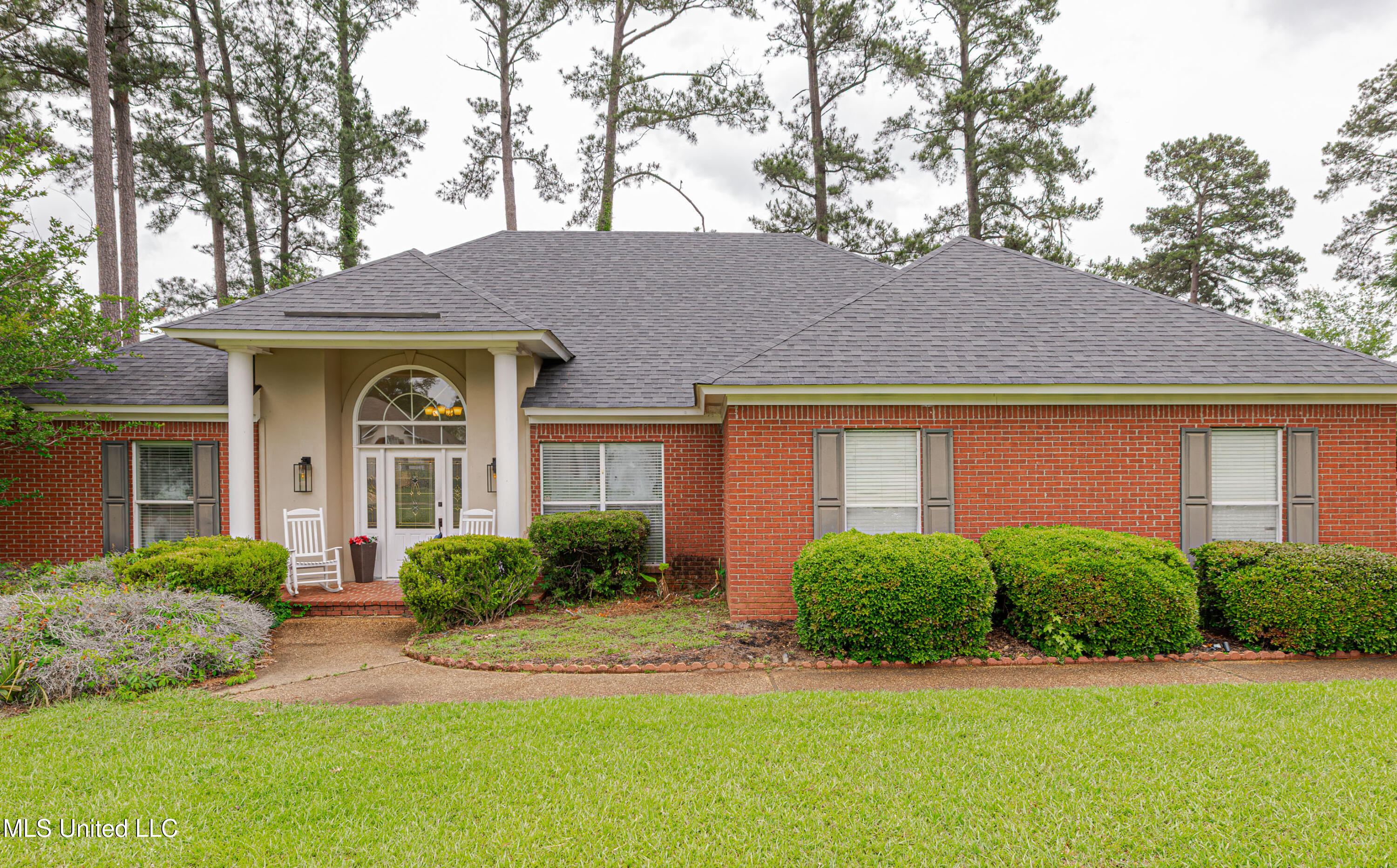 214 Deerfield Club Drive, Canton, Mississippi image 4