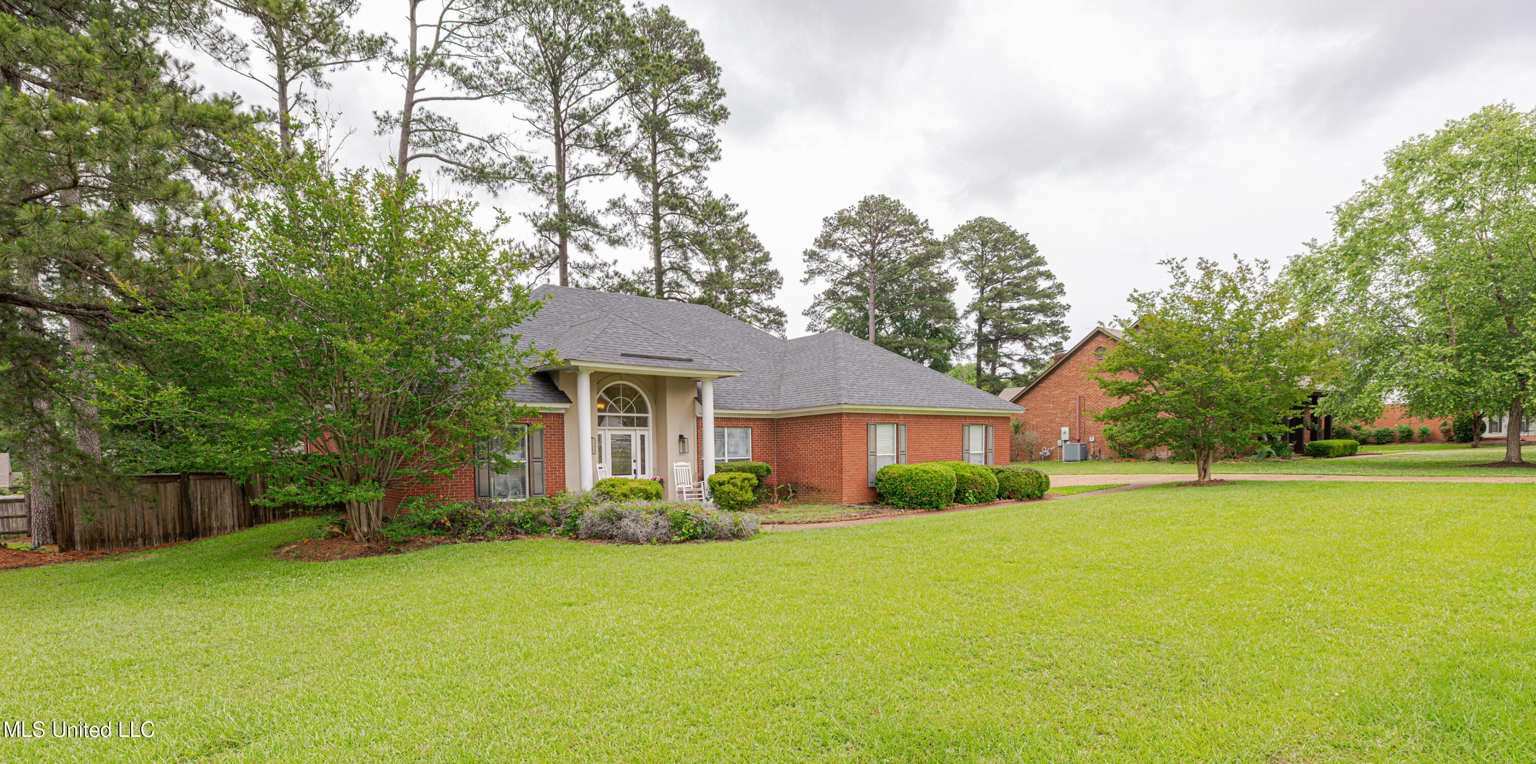 214 Deerfield Club Drive, Canton, Mississippi image 2