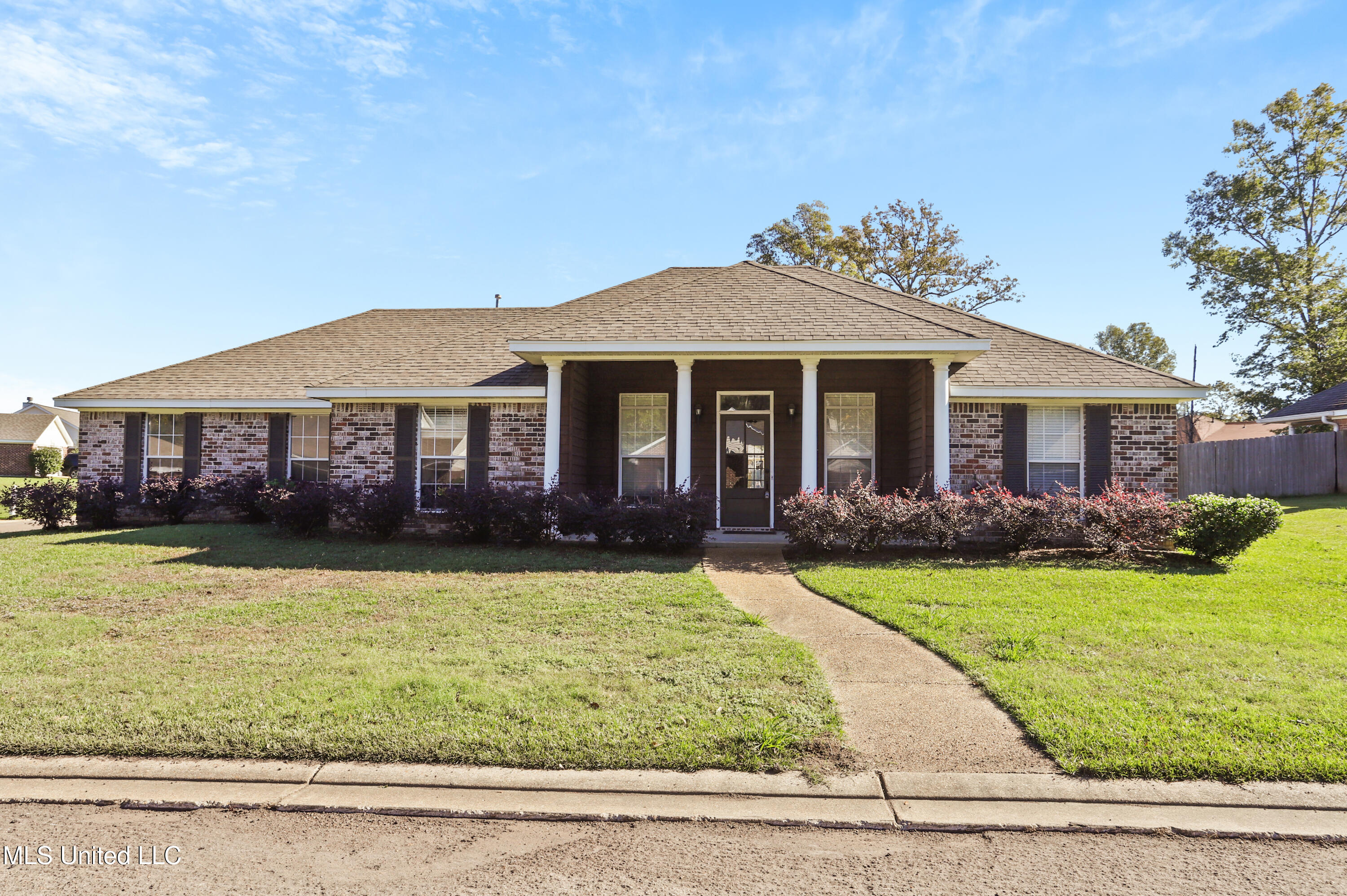 102 Cherry Bark Way, Pearl, Mississippi image 1