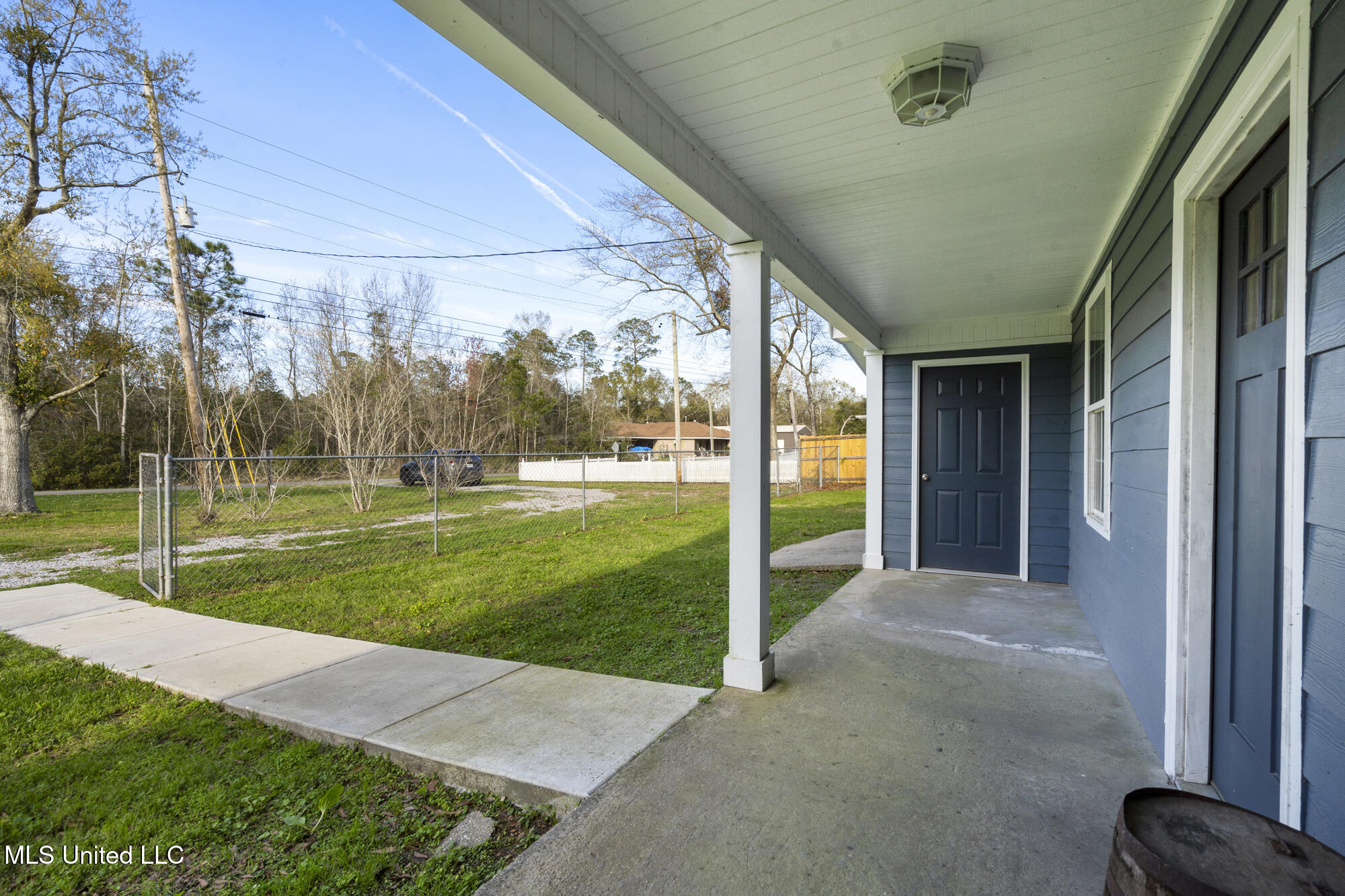10085 Paradise Lane, Bay Saint Louis, Mississippi image 2