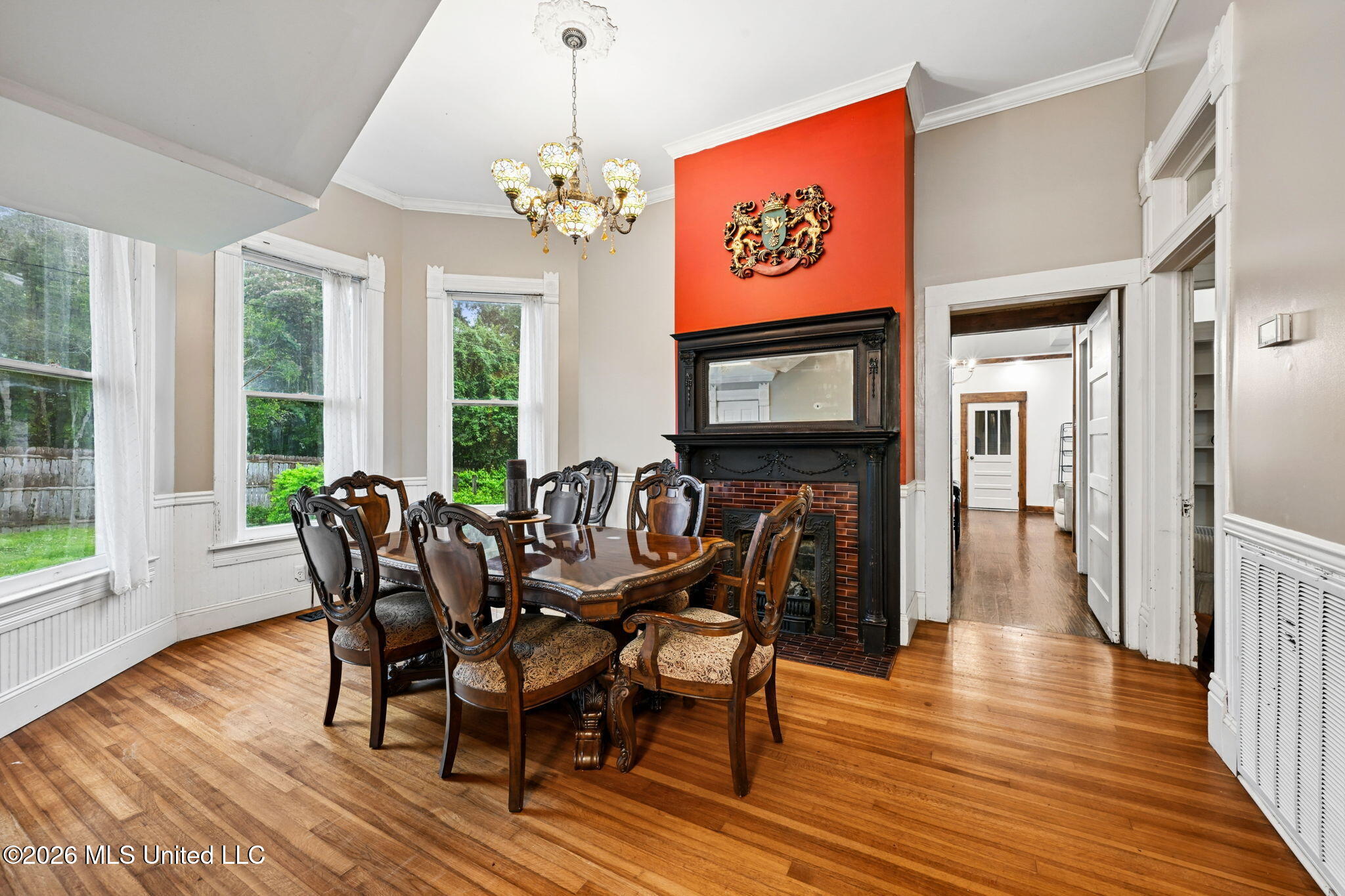 102 W Myrtle Street