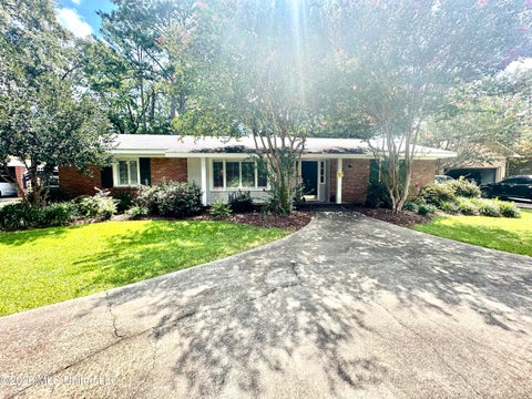 Homes For Sale - 981 S Church St<br/> Brookhaven, MS 39601