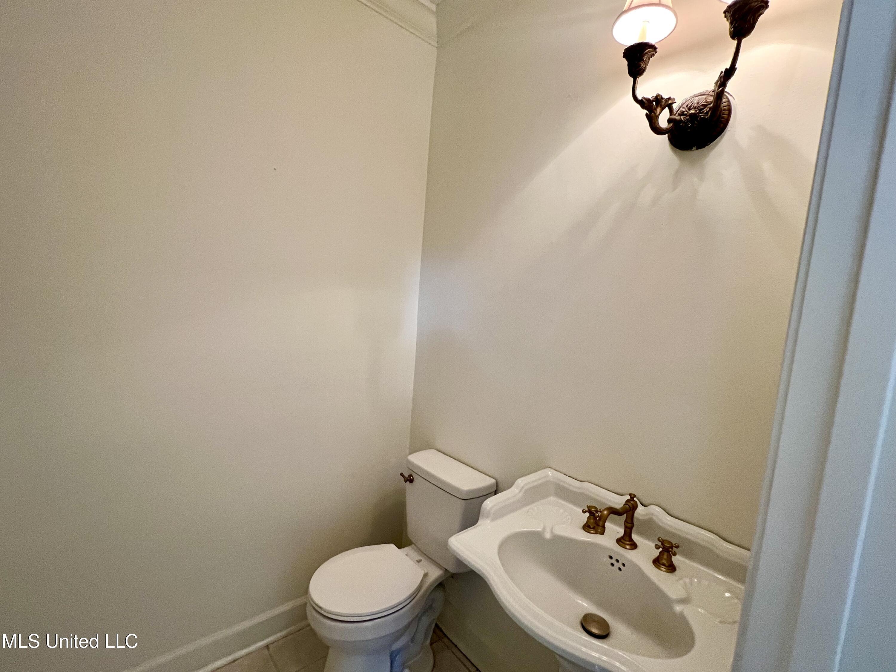 2513 Duck Lake Drive, Moss Point, Mississippi image 38