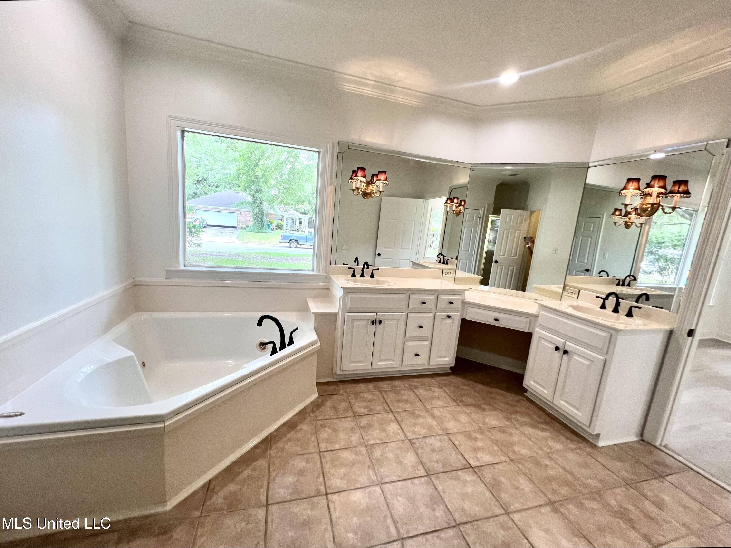 2513 Duck Lake Drive, Moss Point, Mississippi image 30