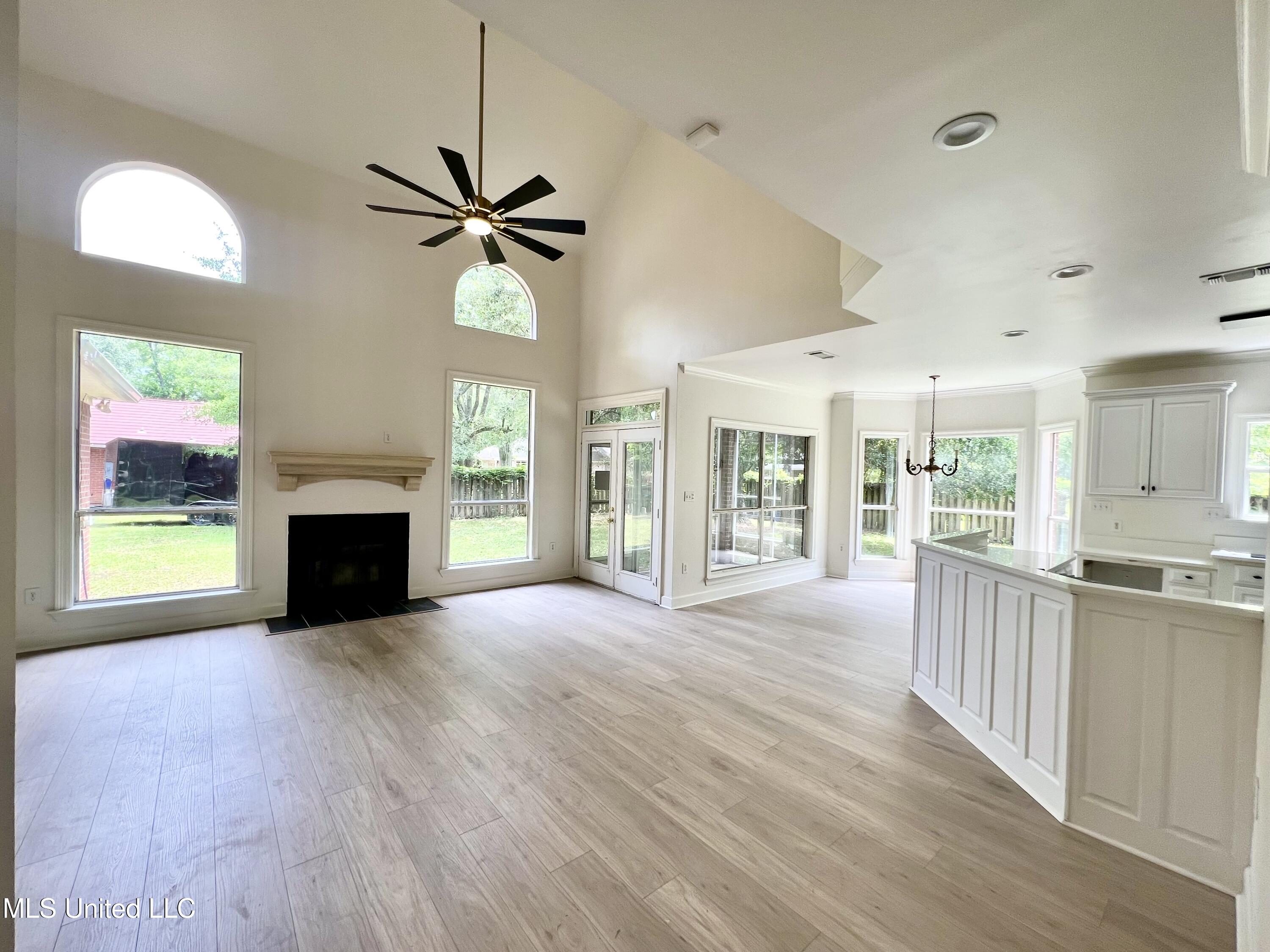 2513 Duck Lake Drive, Moss Point, Mississippi image 10