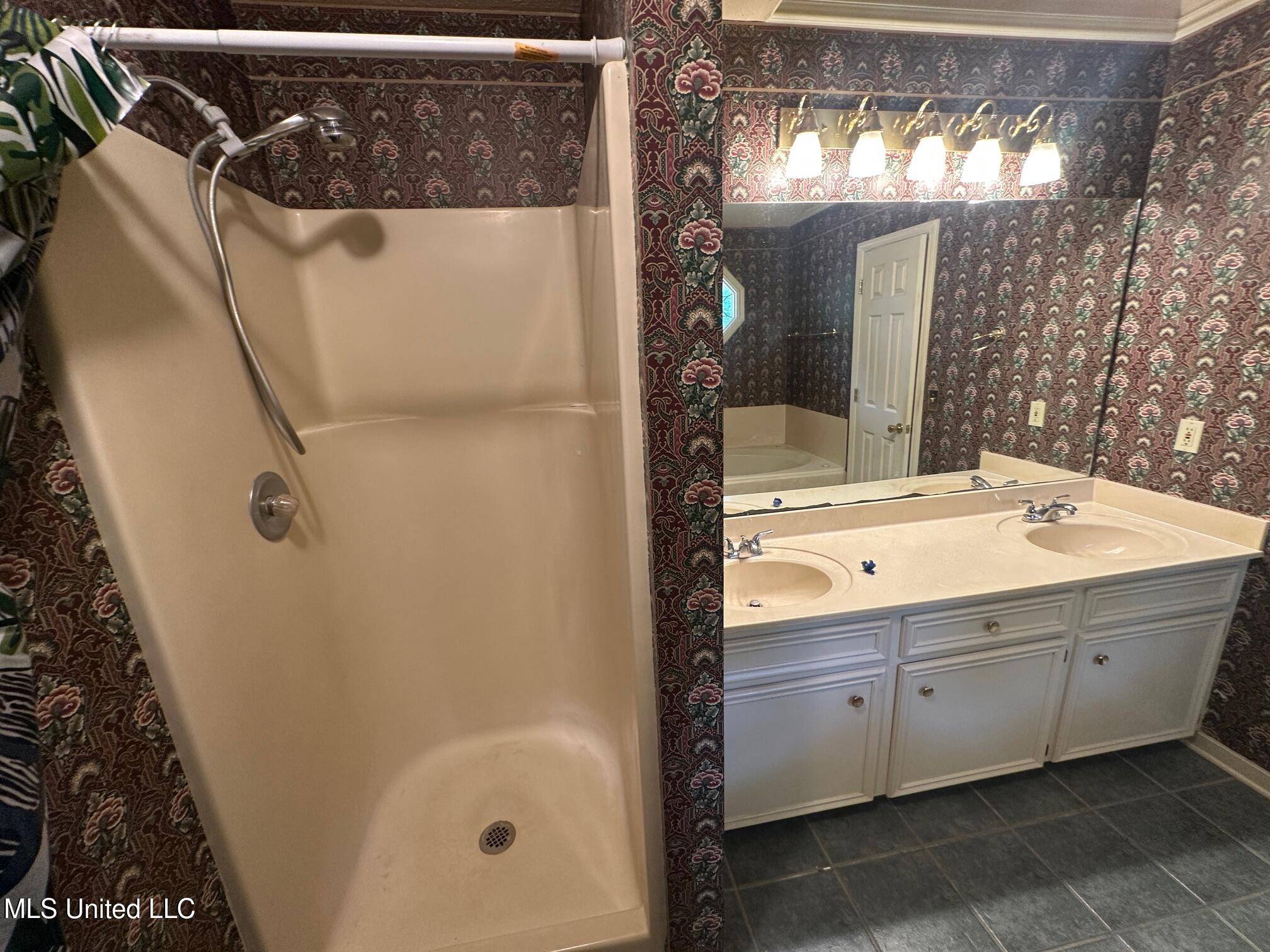 813 Eagles Nest Drive, Byram, Mississippi image 7